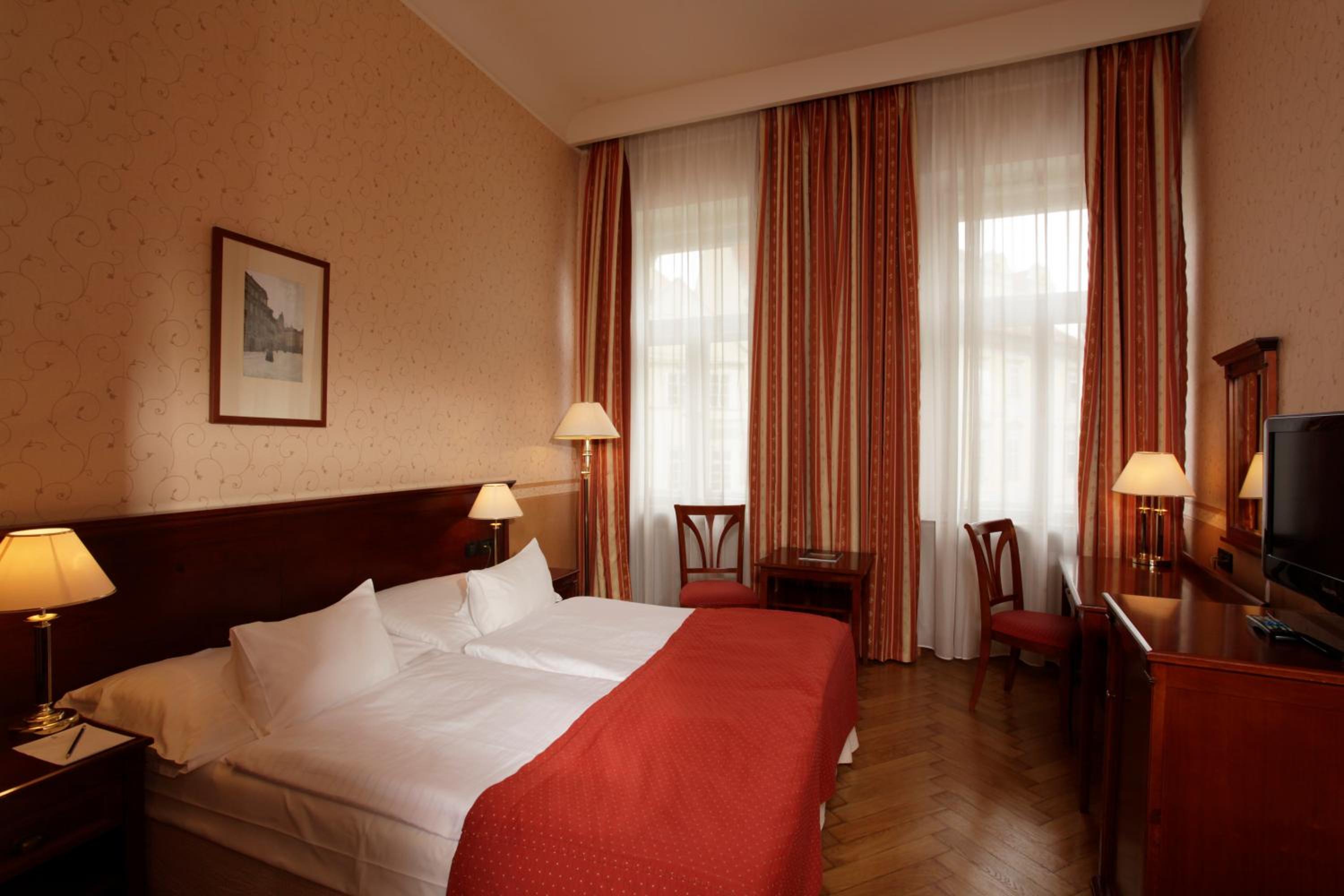 Standard Double or Twin Room - Photo 3