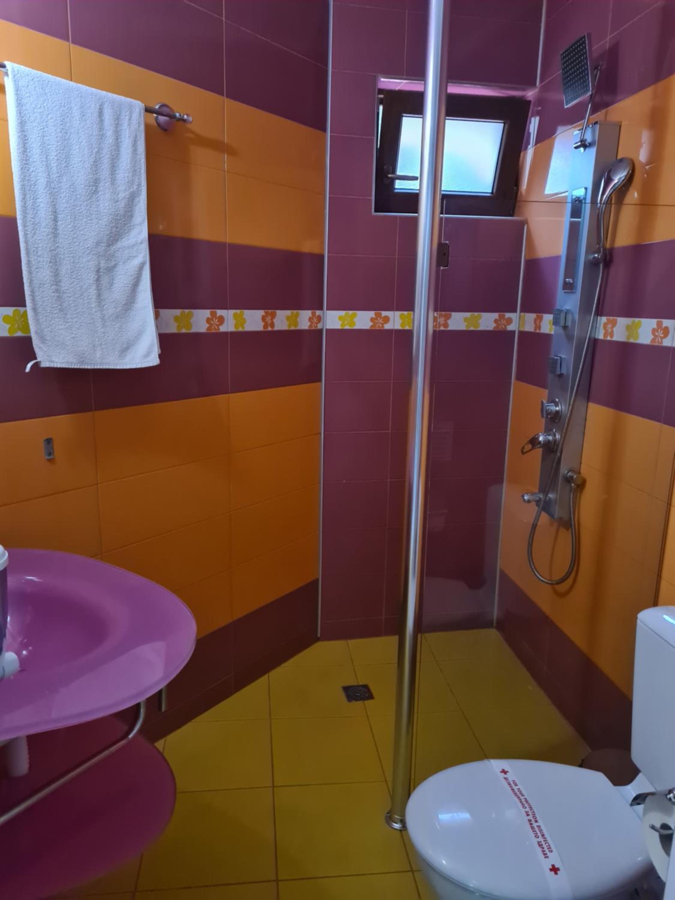 Double Room with Spa Bath - Photo 4