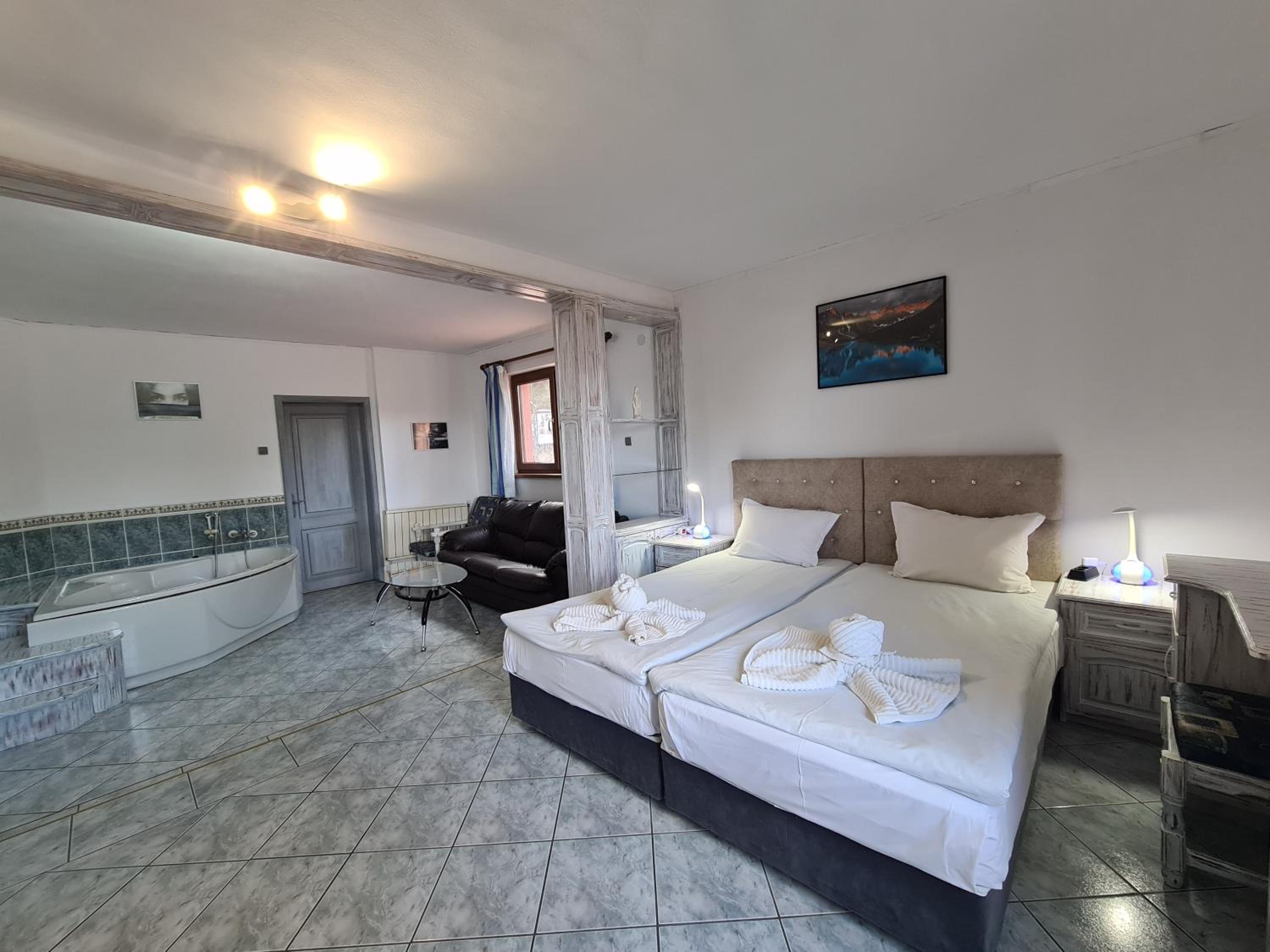 Junior Suite with Balcony - Photo 1