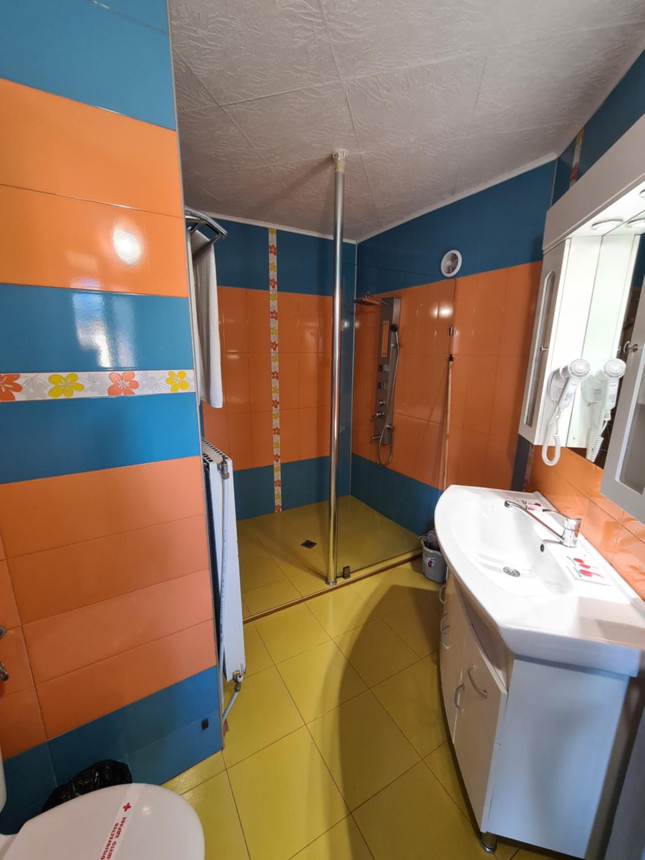 Junior Suite with Balcony - Photo 9