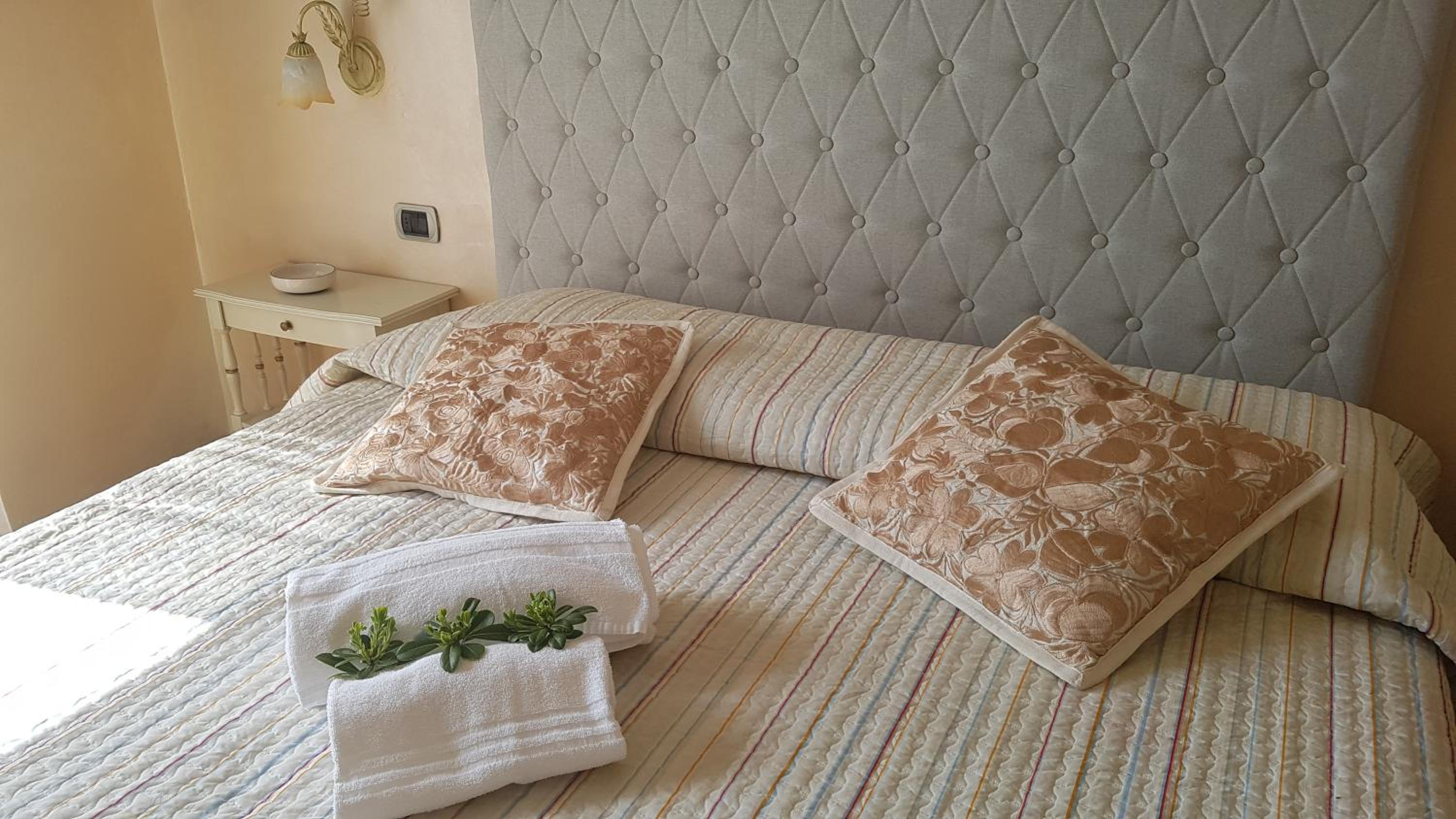 Double Room with Balcony (3 Adults) photo 3
