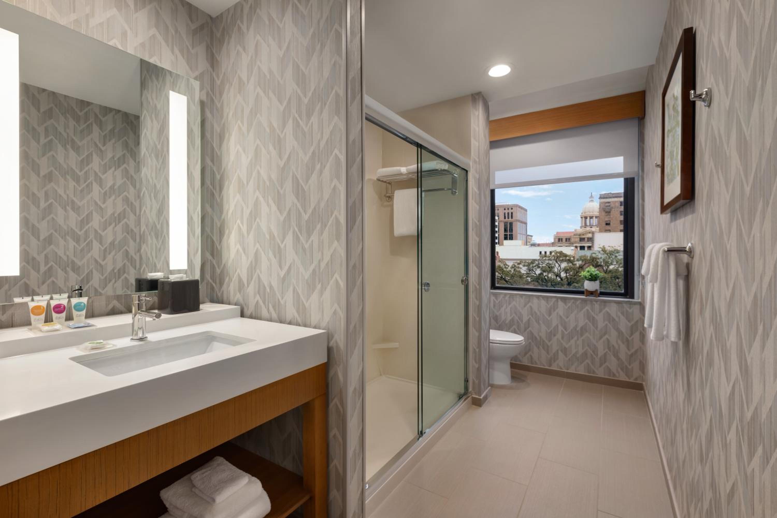 King Room with Sofa Bed and City View - Photo 3