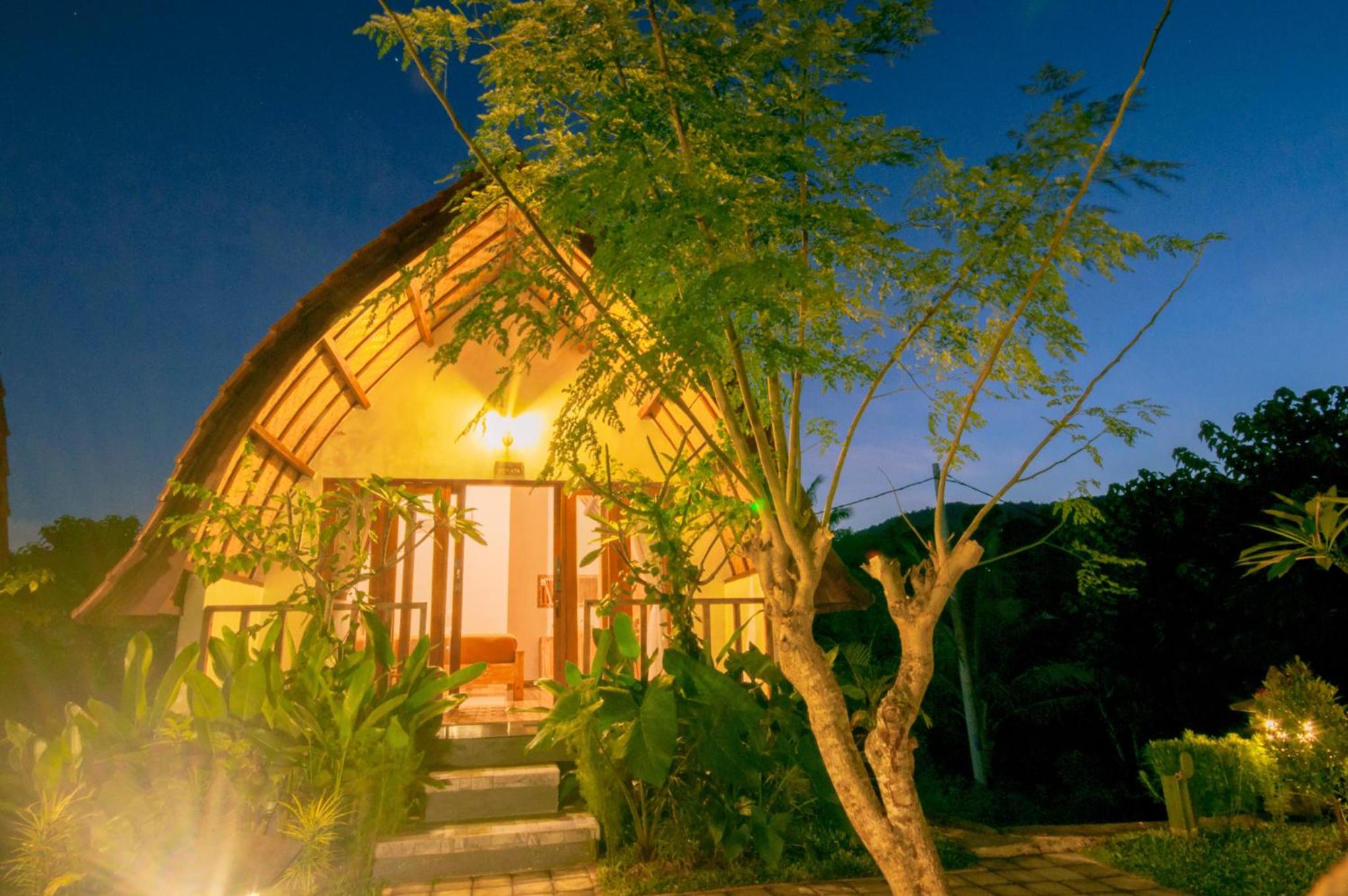 Deluxe Double Room with Balcony - Photo 23