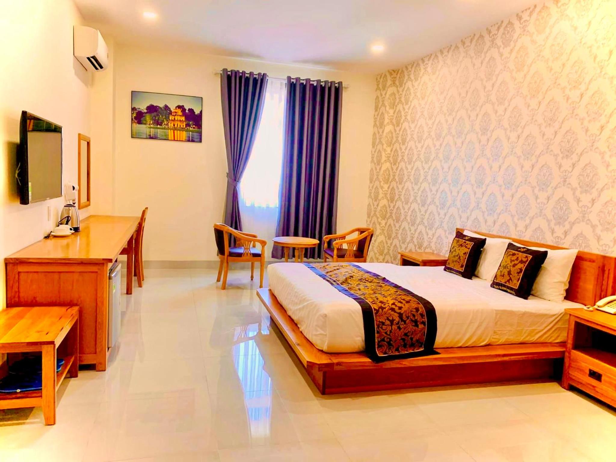 Deluxe King Room photo 1