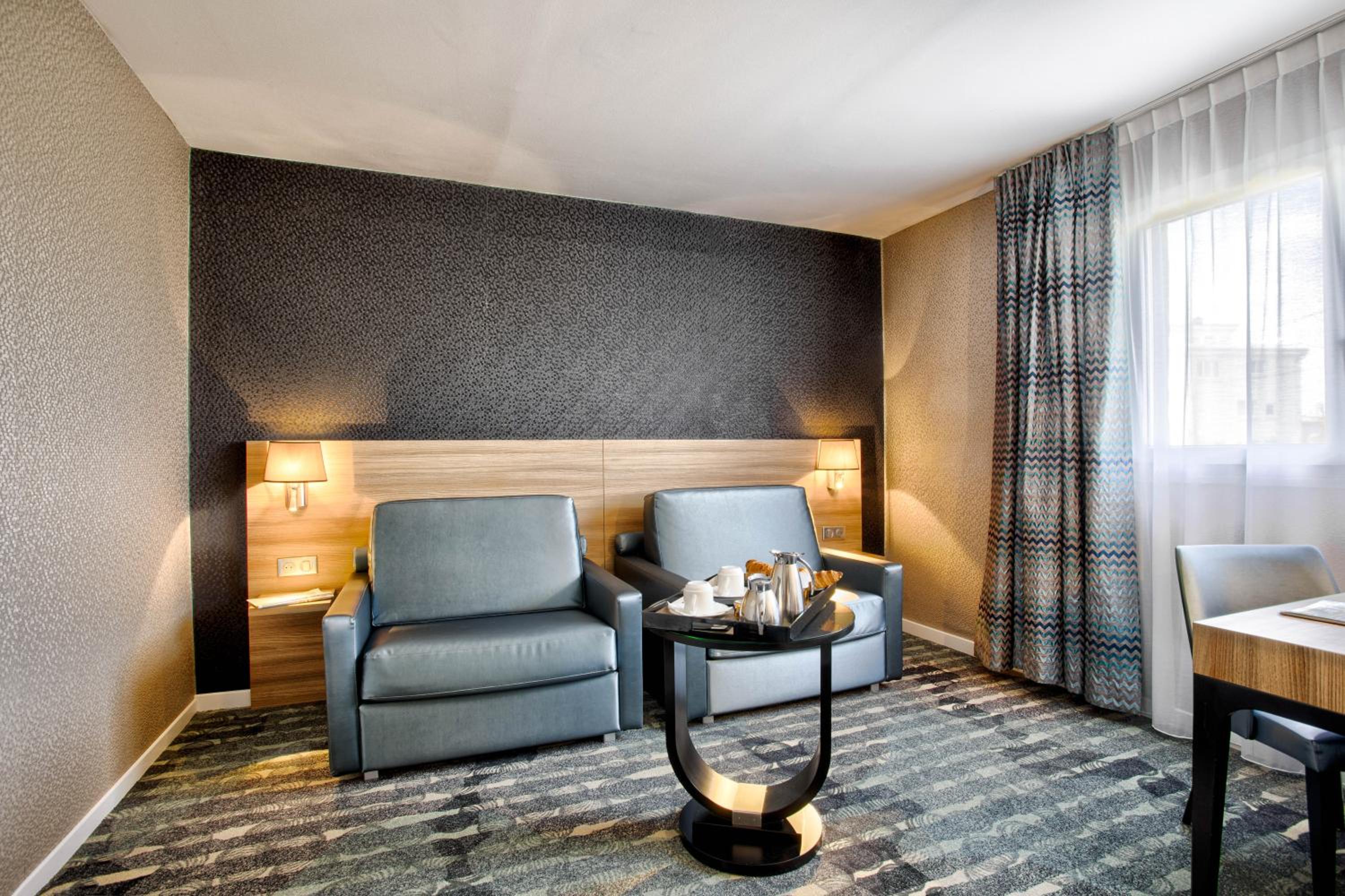 Privilege Suite with One Double Bed and One Sofa Bed - Photo 8