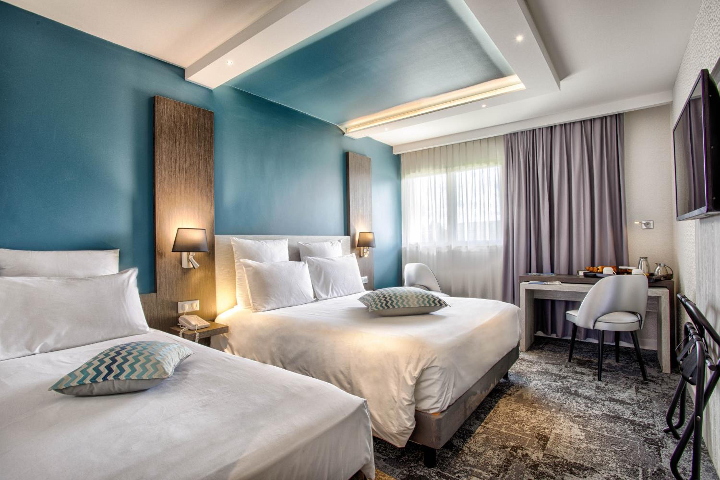 Classic Triple Room with Spa Access - Photo 1