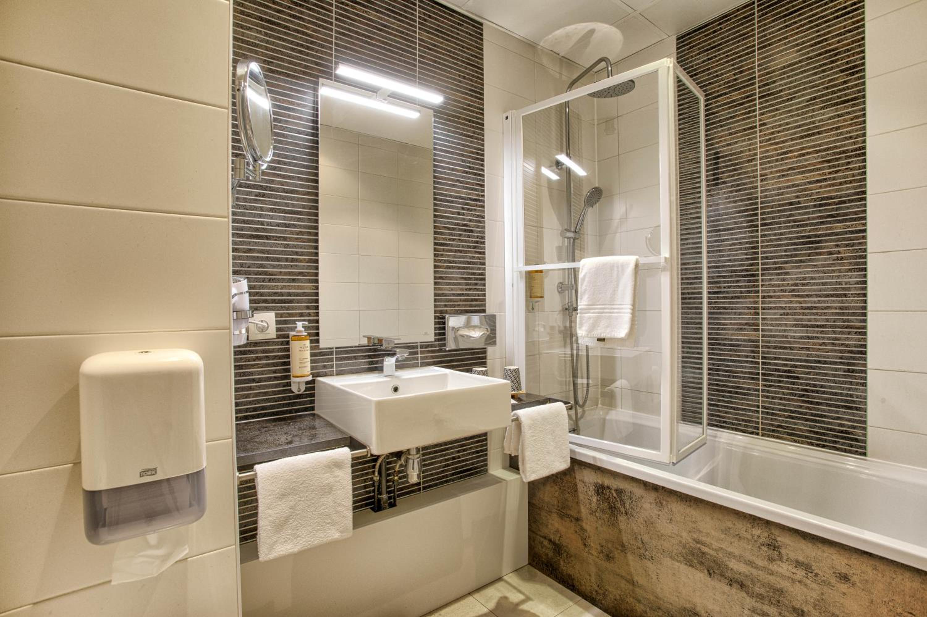 Superior Duplex Apartment with One Double Bed and Two Single Beds - Photo 4