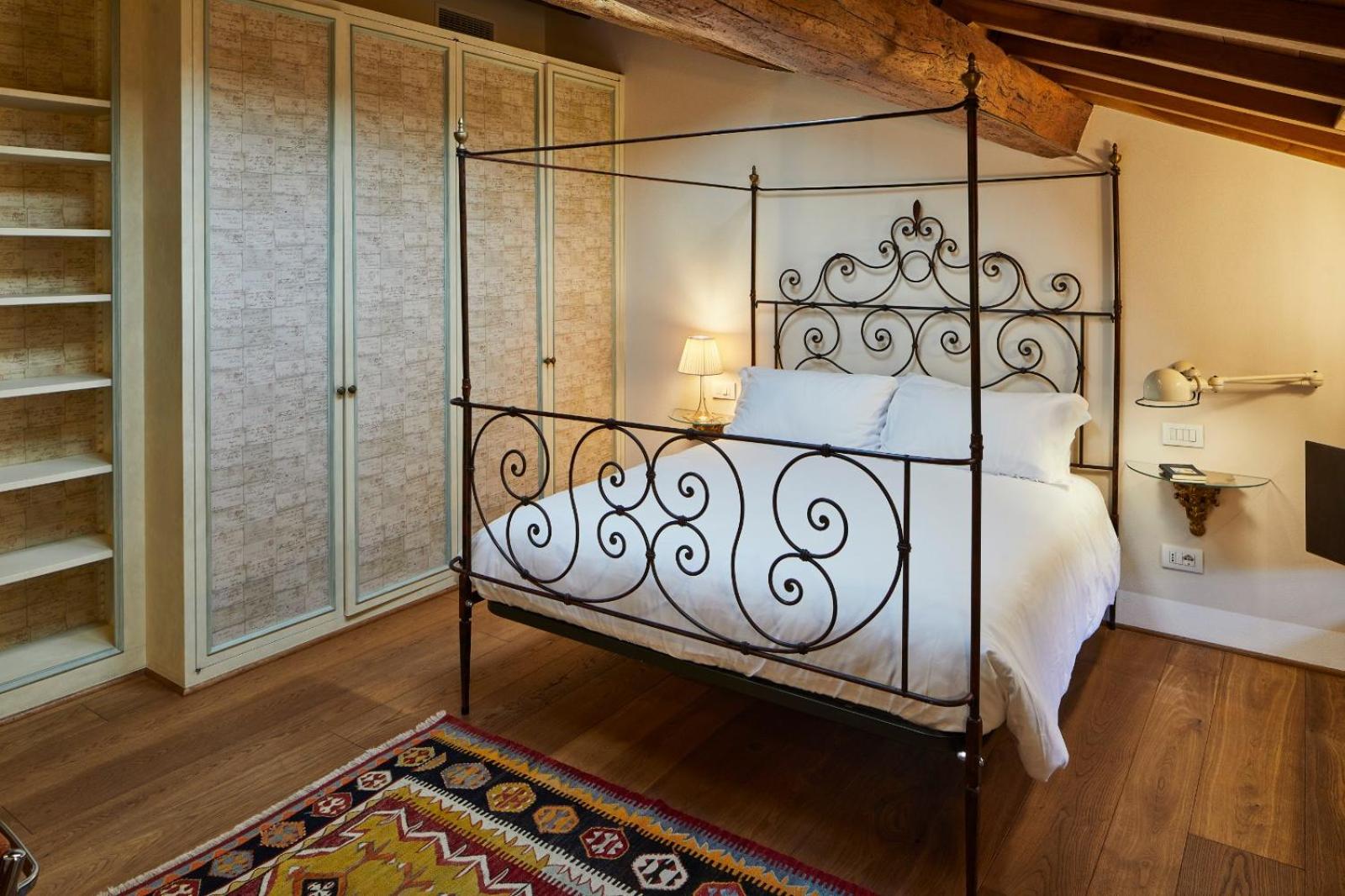 Double Room - Photo 7