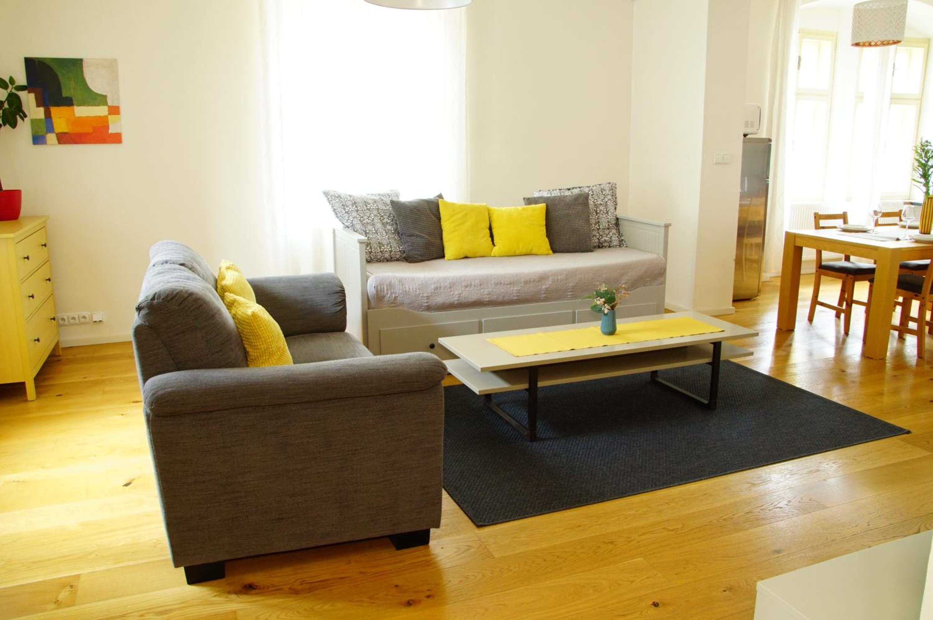 Apartment photo 2