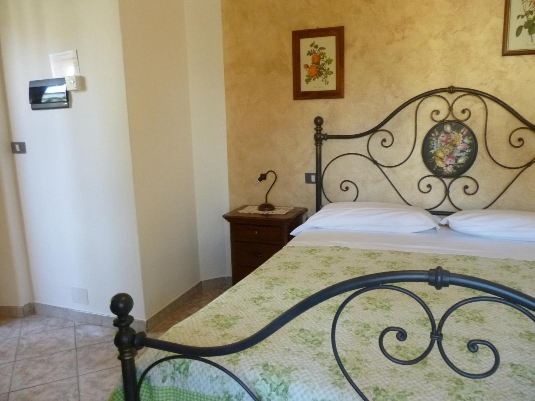 Double Room with Private Bathroom - Photo 1