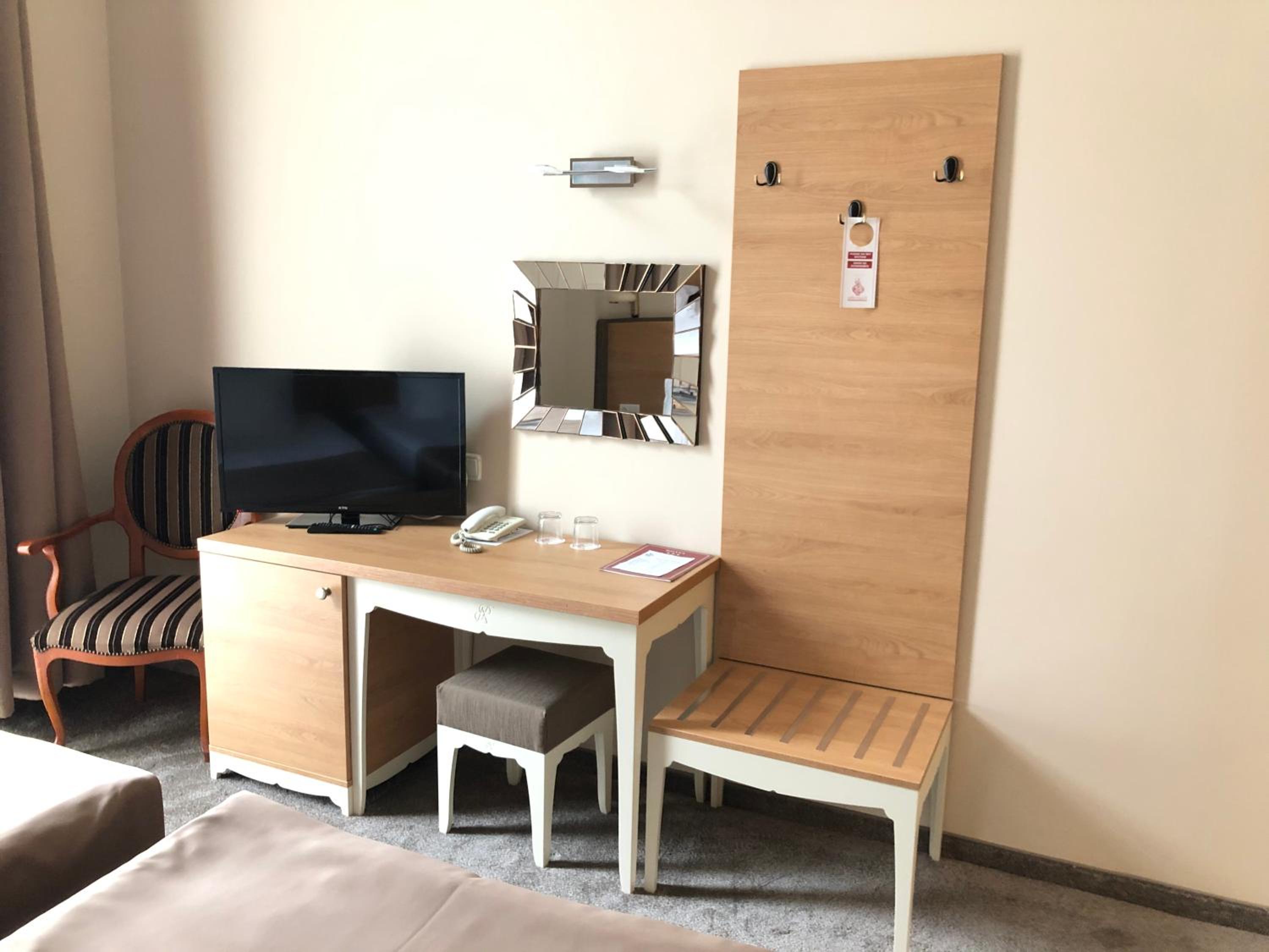 Deluxe Double or Twin Room - Photo 25