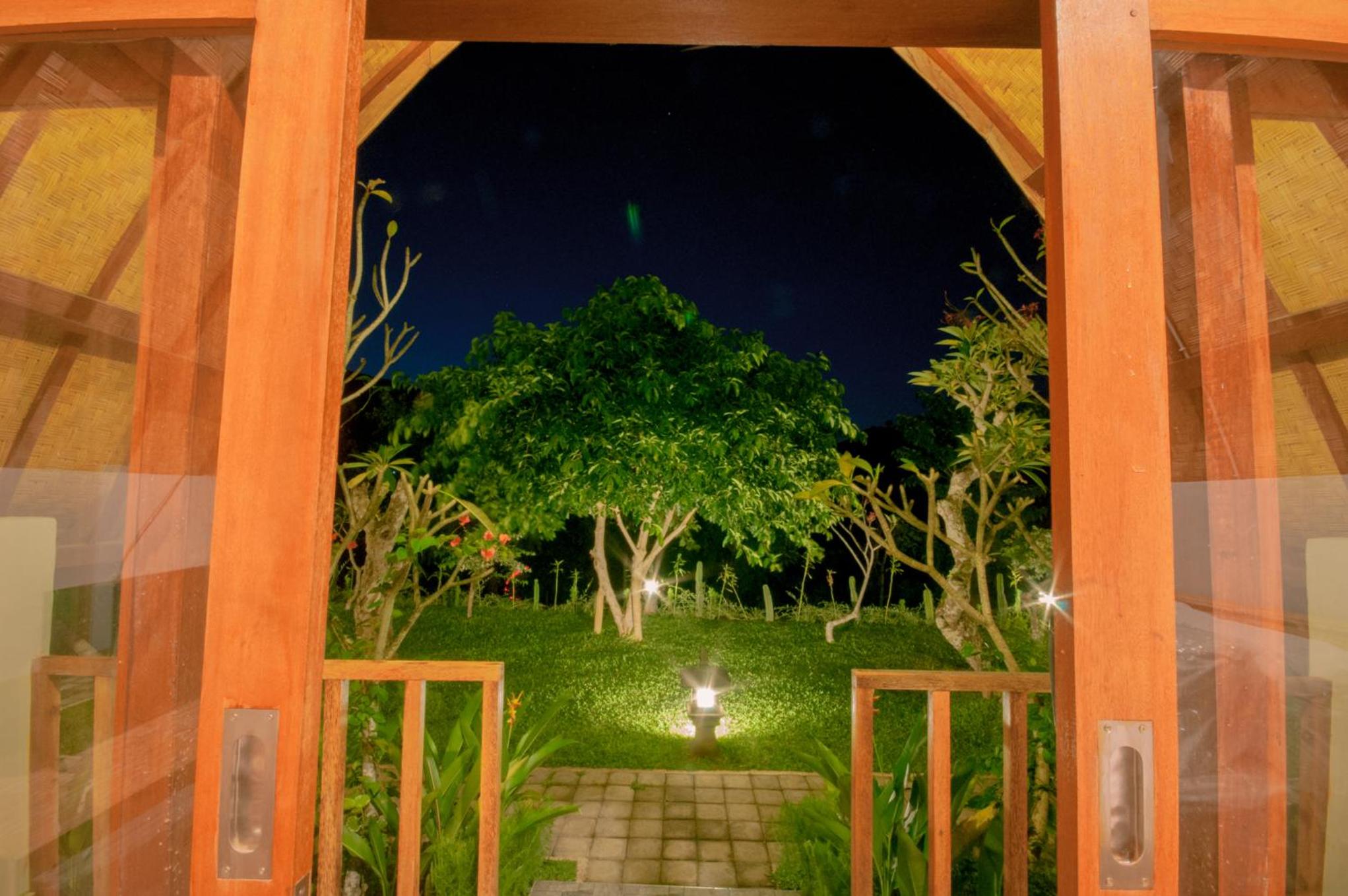 Deluxe Double Room with Balcony - Photo 15
