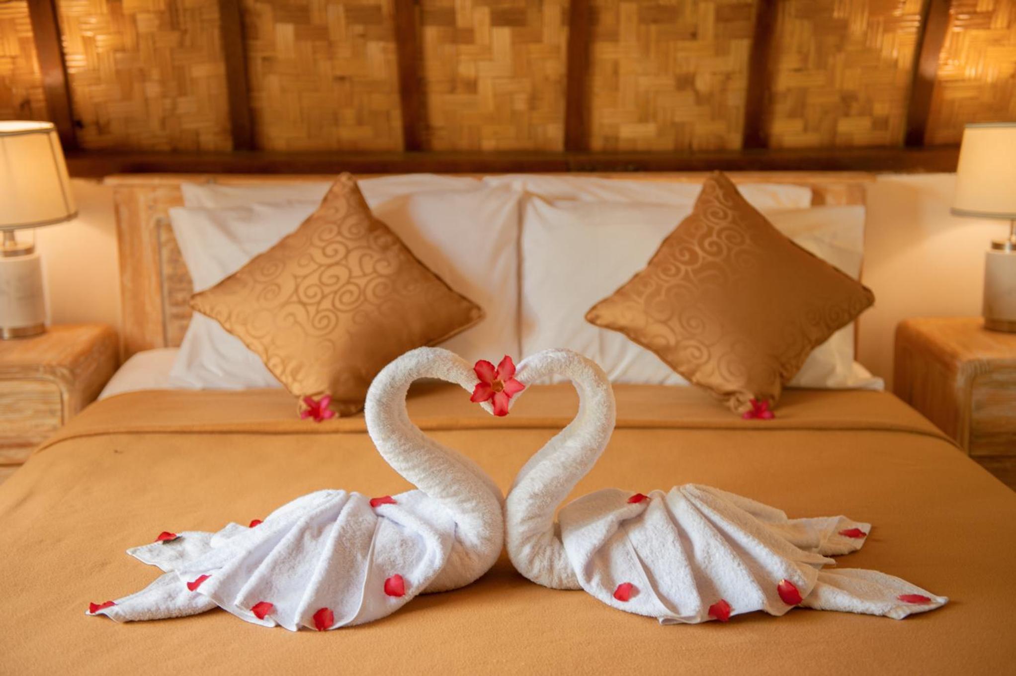 Deluxe Double Room with Balcony - Photo 10
