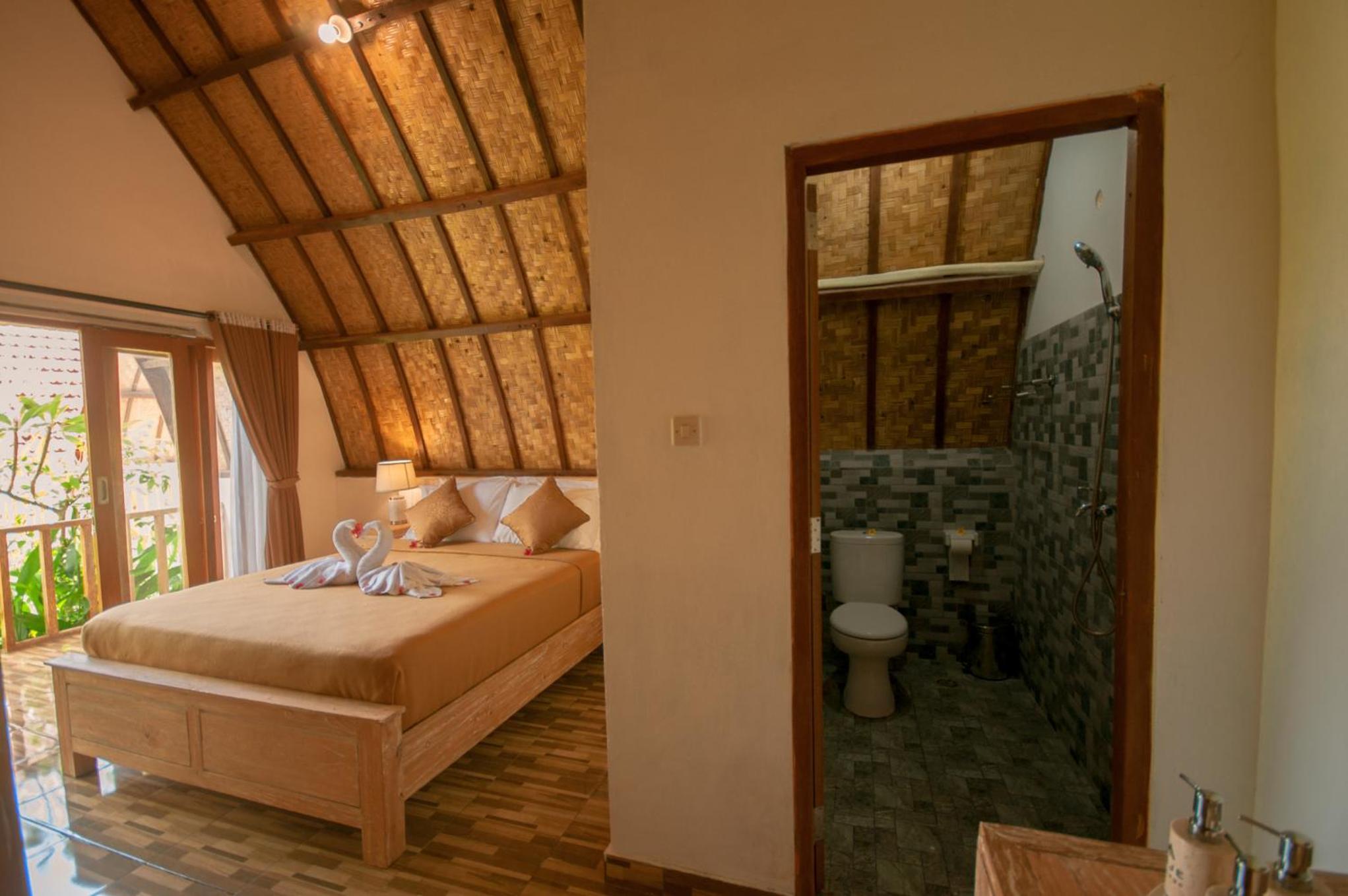 Deluxe Double Room with Balcony - Photo 7
