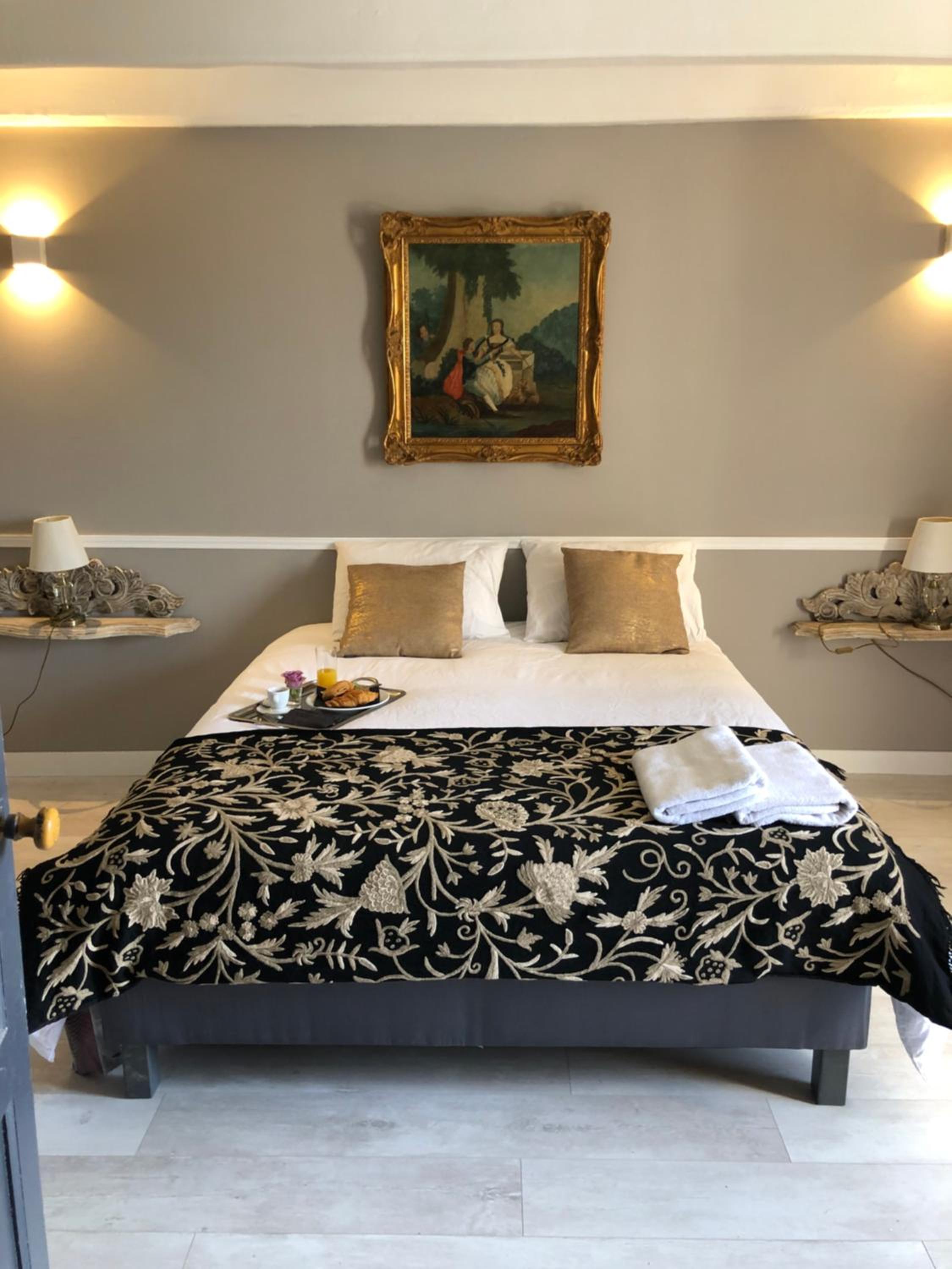 Standard King Room photo 1