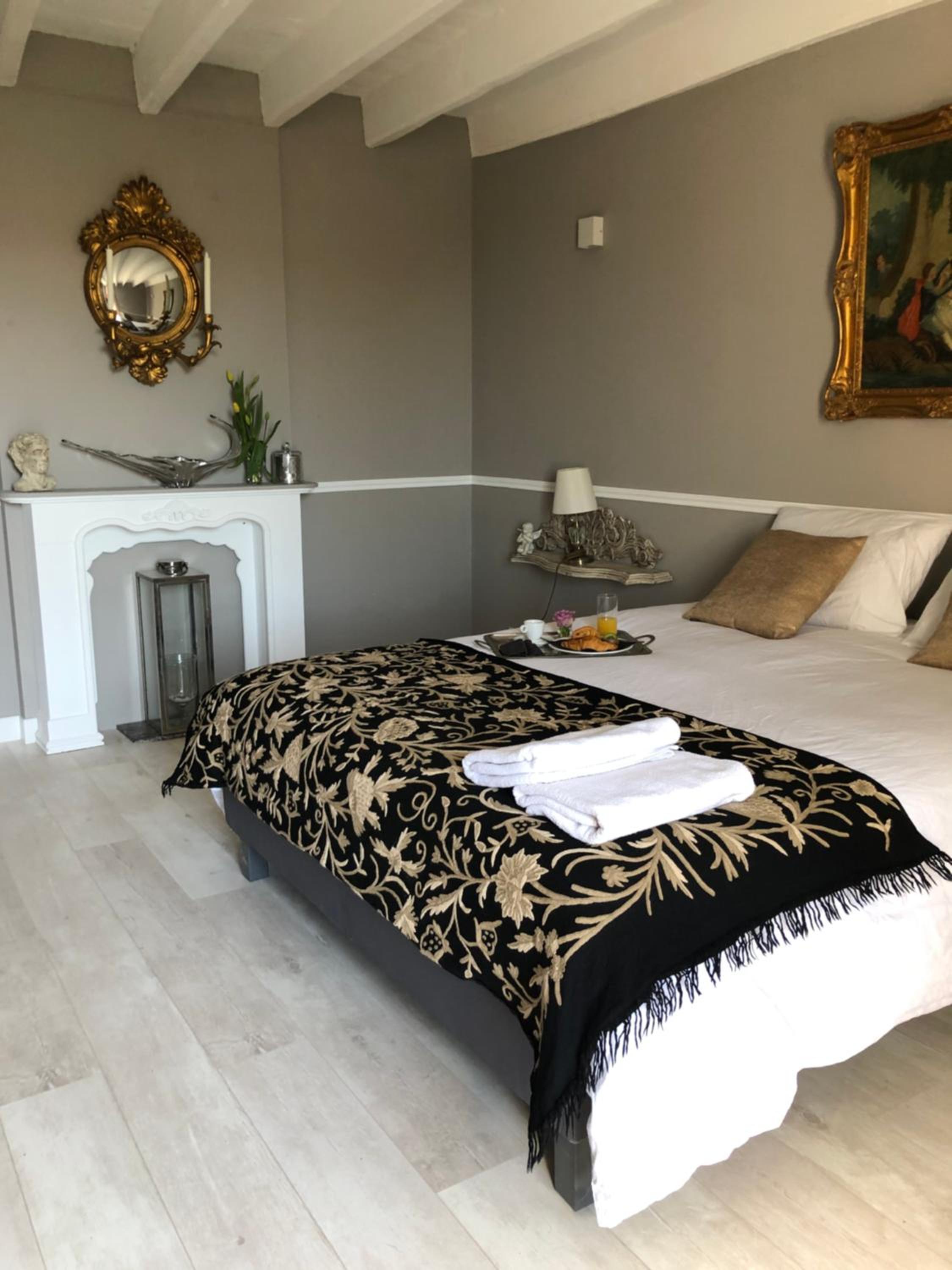 Standard King Room photo 2