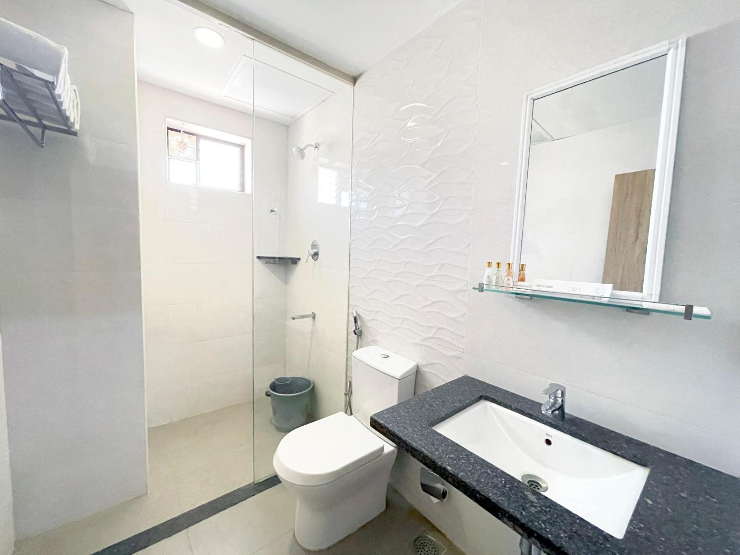 Deluxe Room - Photo 9