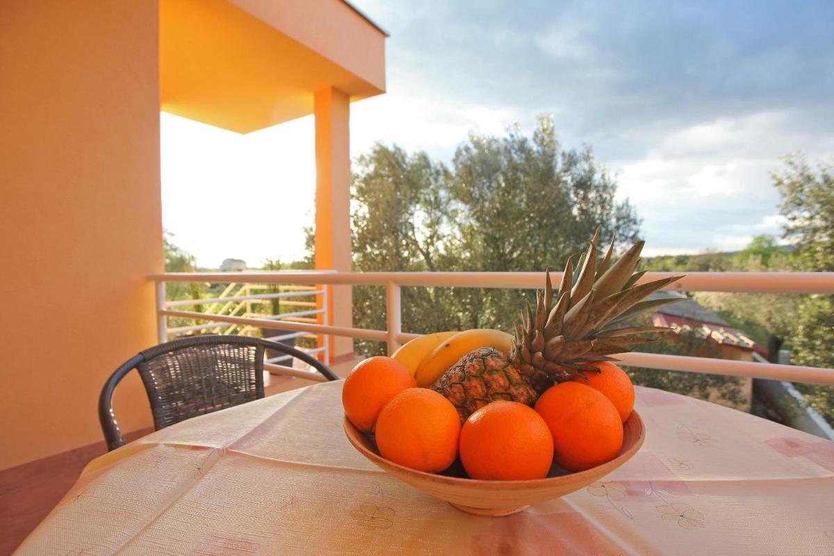 One-Bedroom Apartment with Balcony photo 3