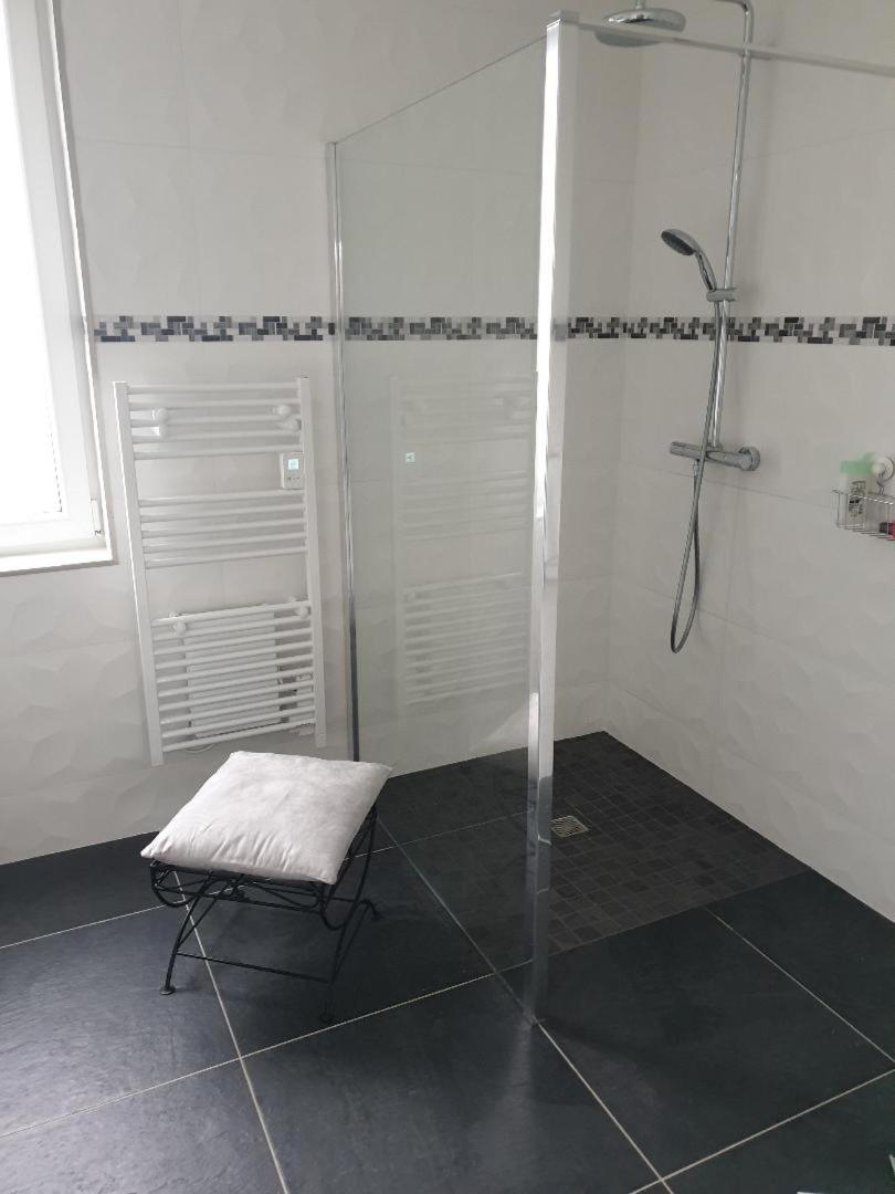 Family Room with Private Bathroom photo 2
