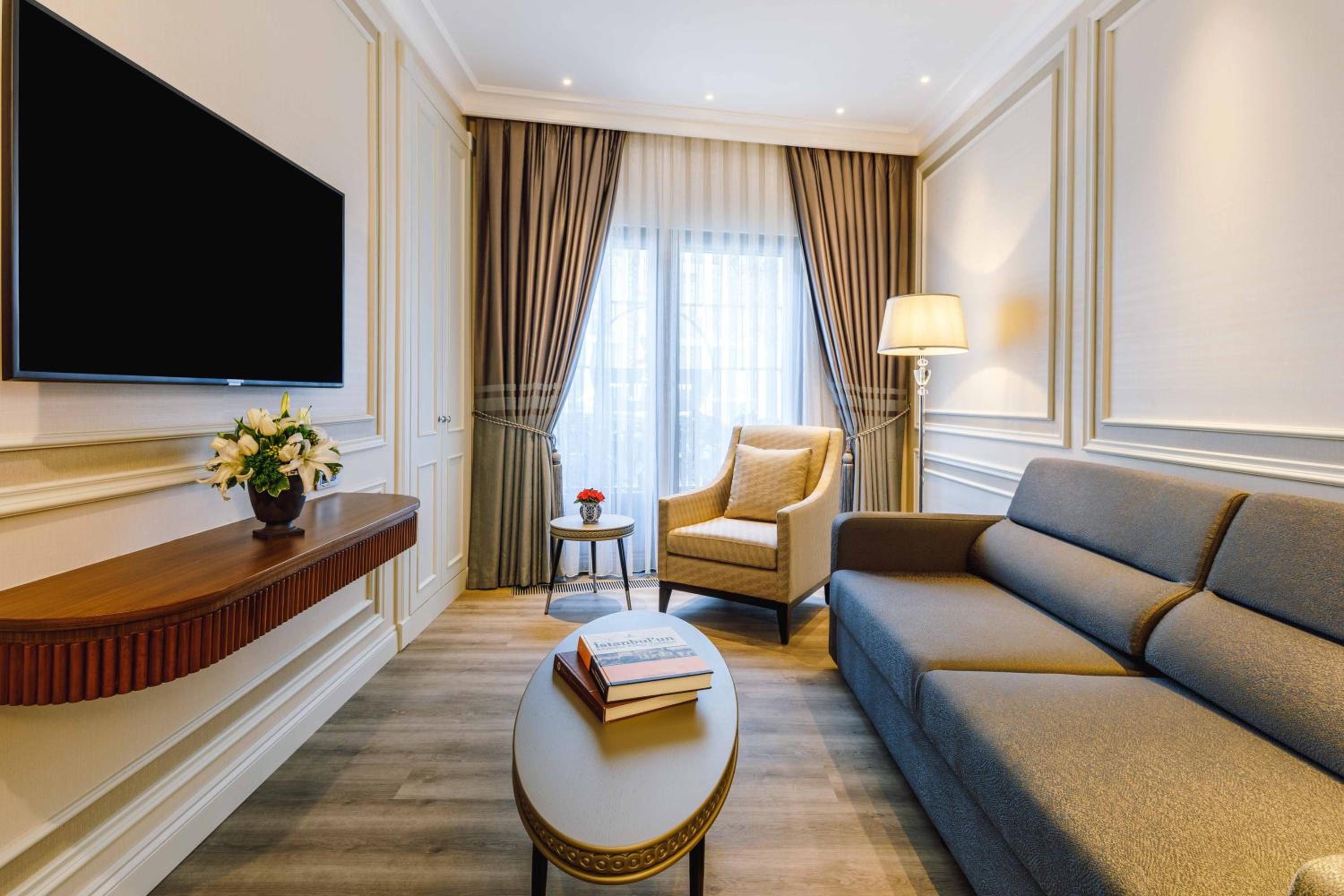 Deluxe Suite photo 1