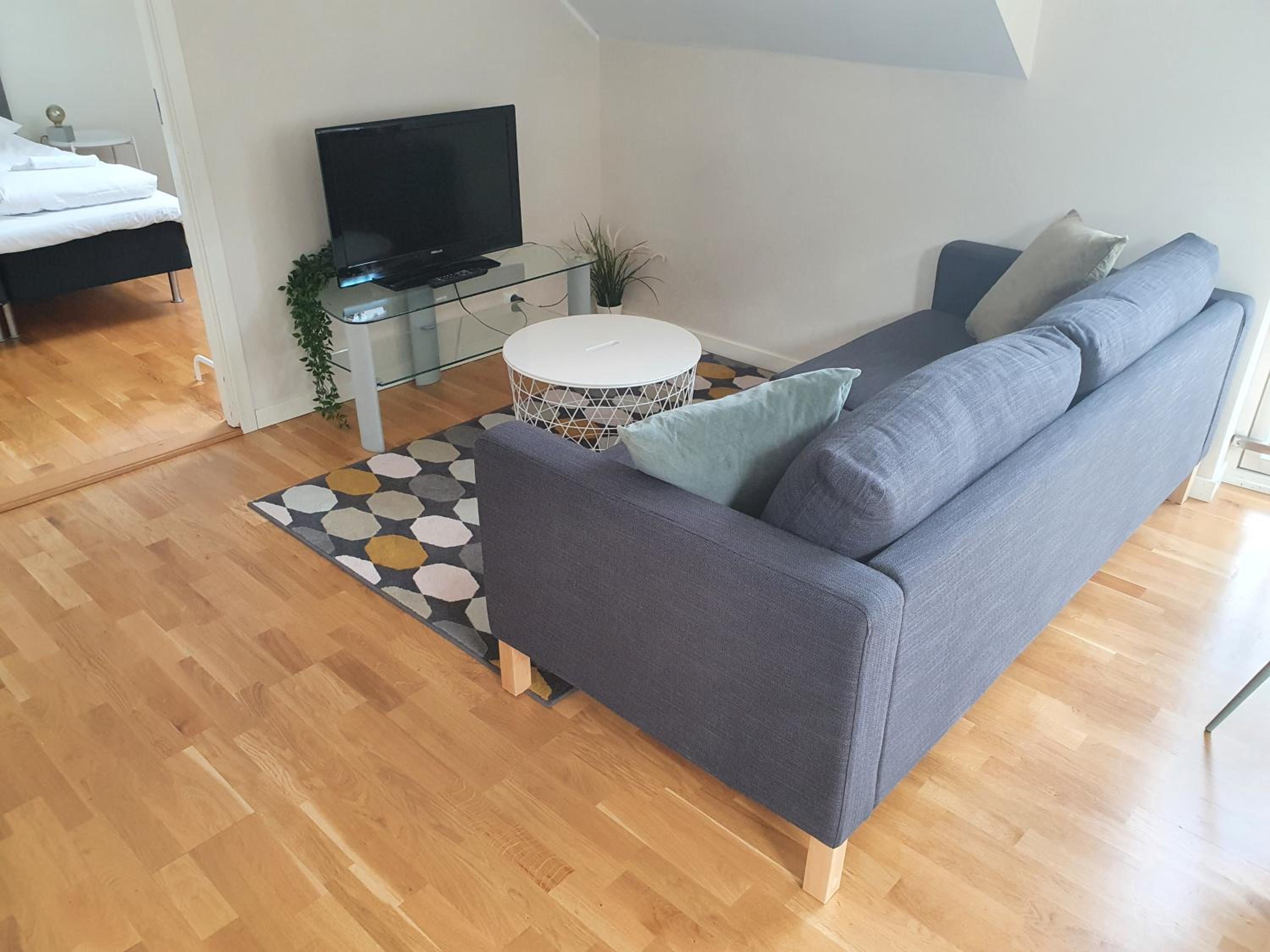 One-Bedroom Apartment photo 1