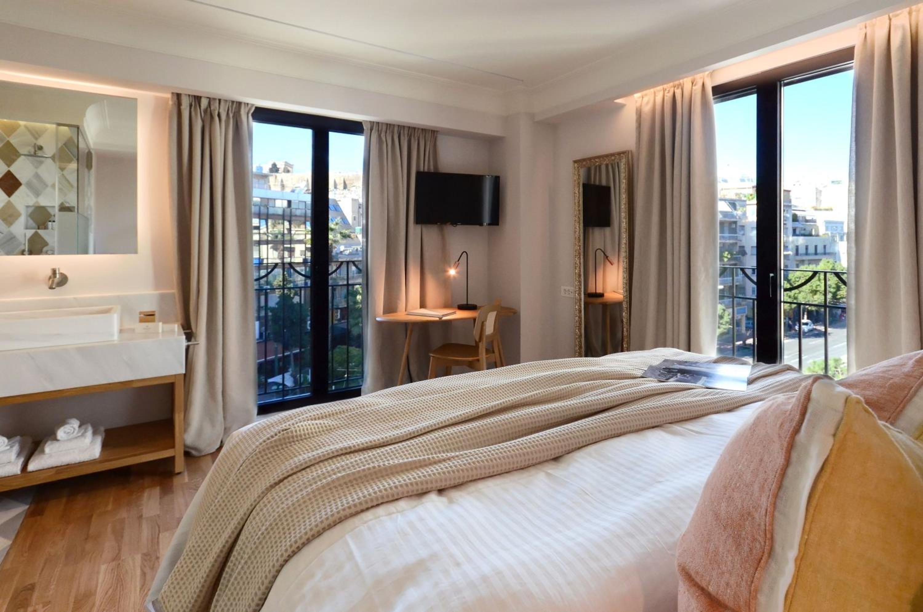 niche Acropolis View Room photo 3