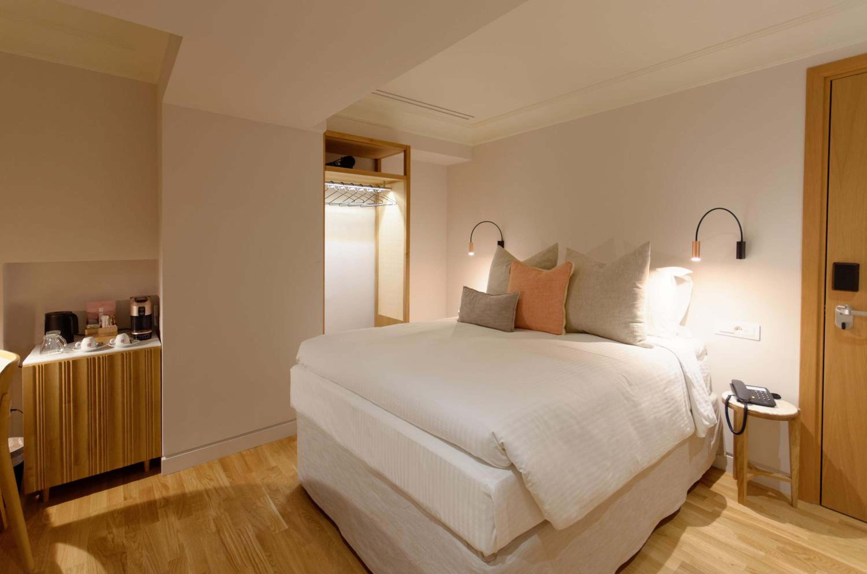 Single niche Room