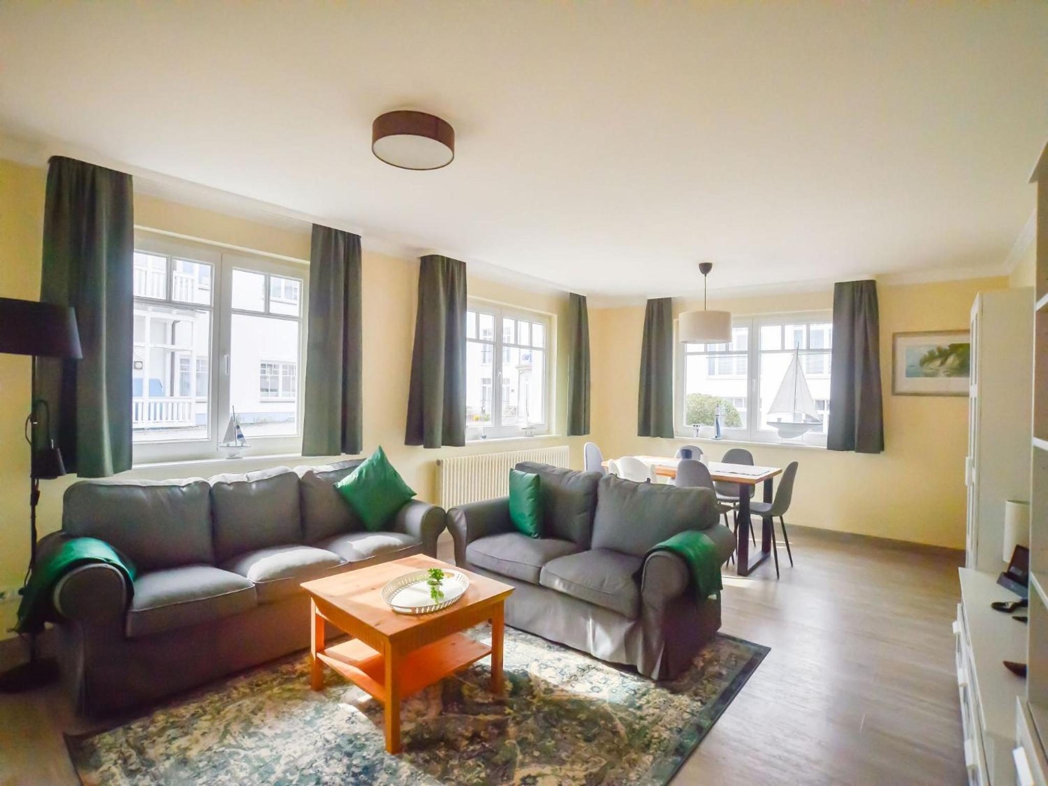 Apartment with Balcony photo 1