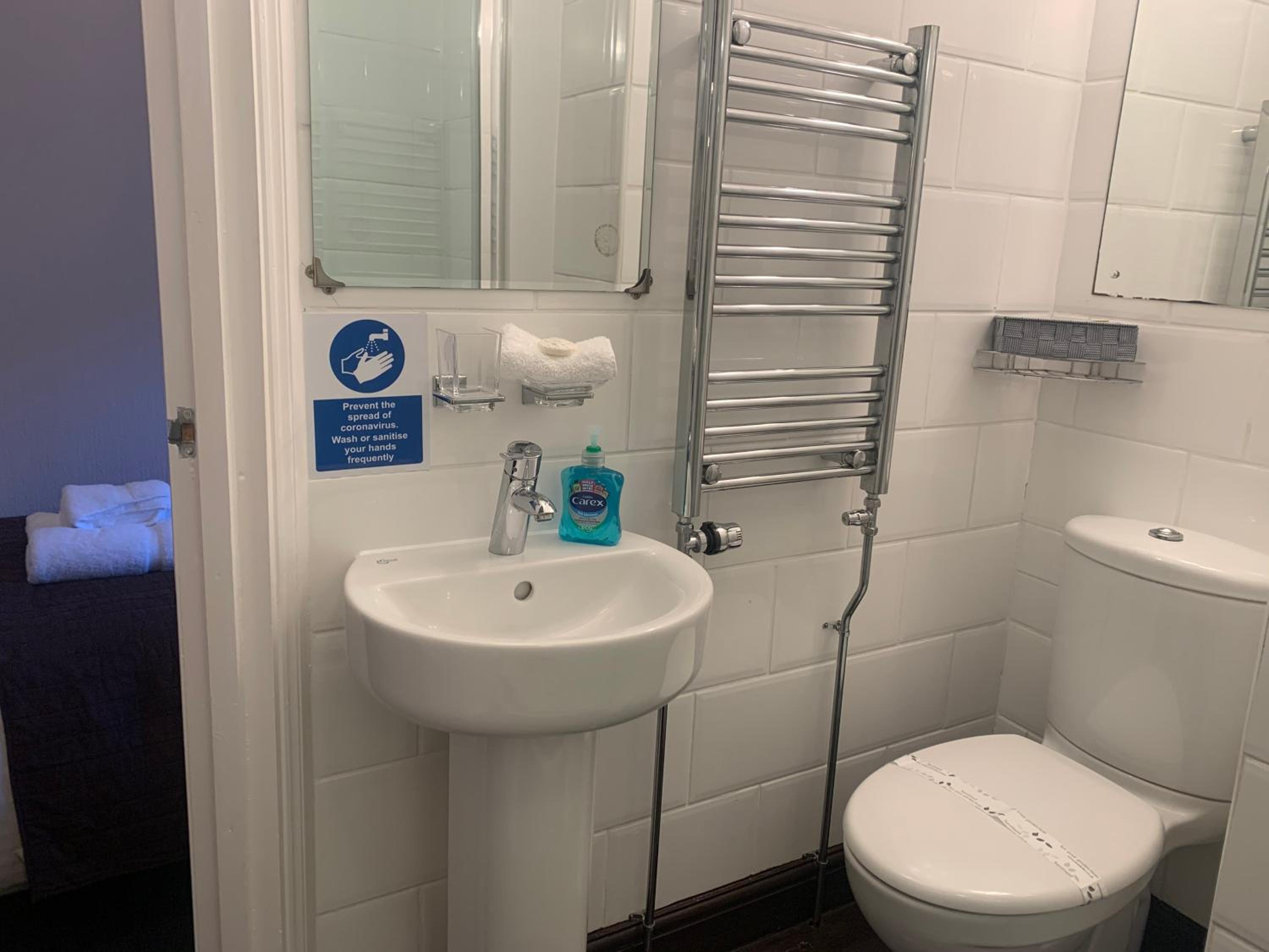 Single Room with Shower photo 3