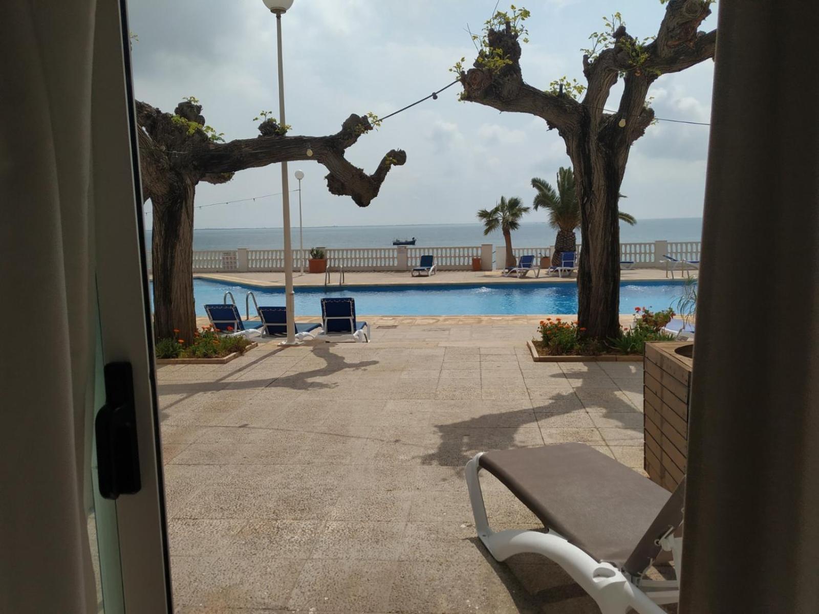 Triple Room with Pool View photo 2