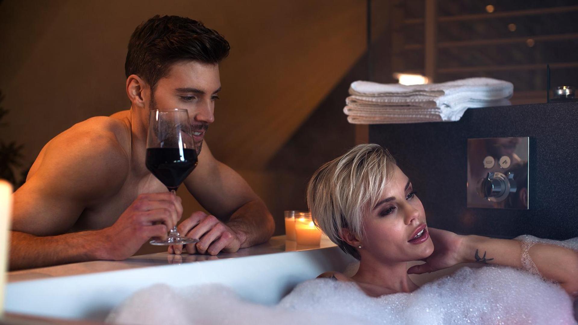 Deluxe Suite with Spa Bath - Photo 1
