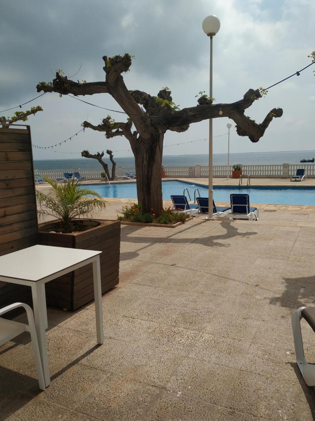 Triple Room with Pool View photo 3