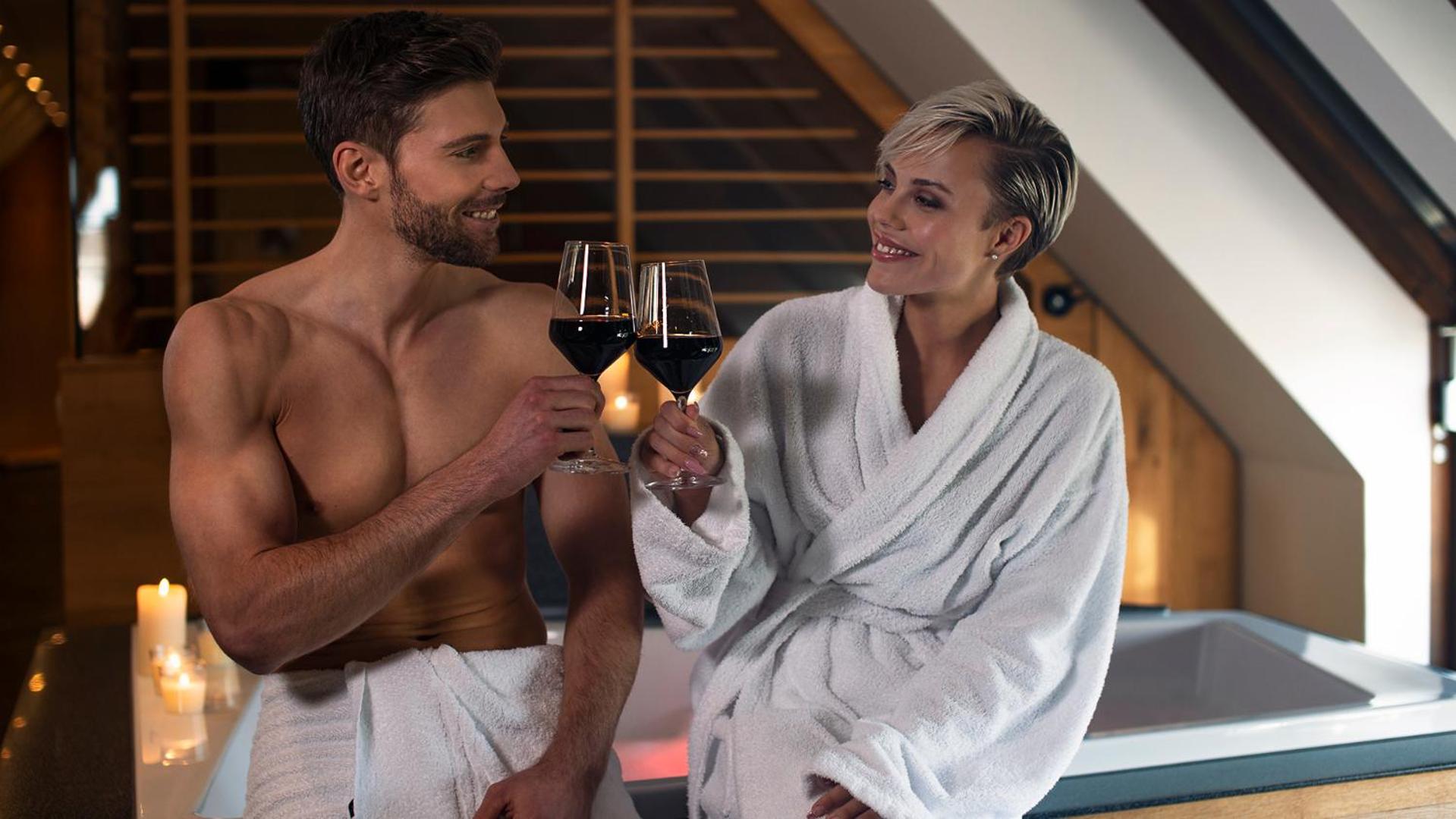 Deluxe Suite with Spa Bath - Photo 4