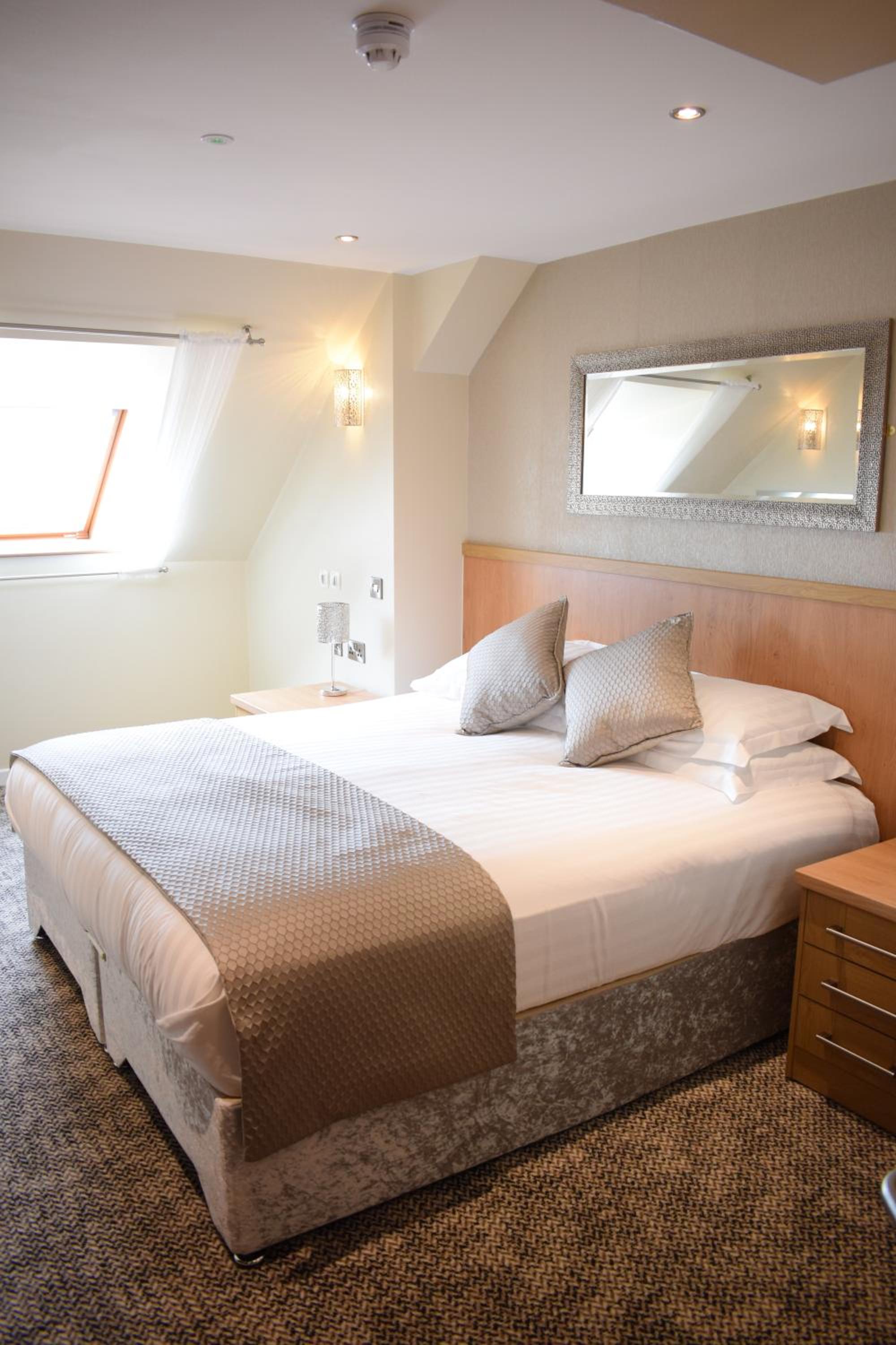 Deluxe Double or Twin Room photo 1