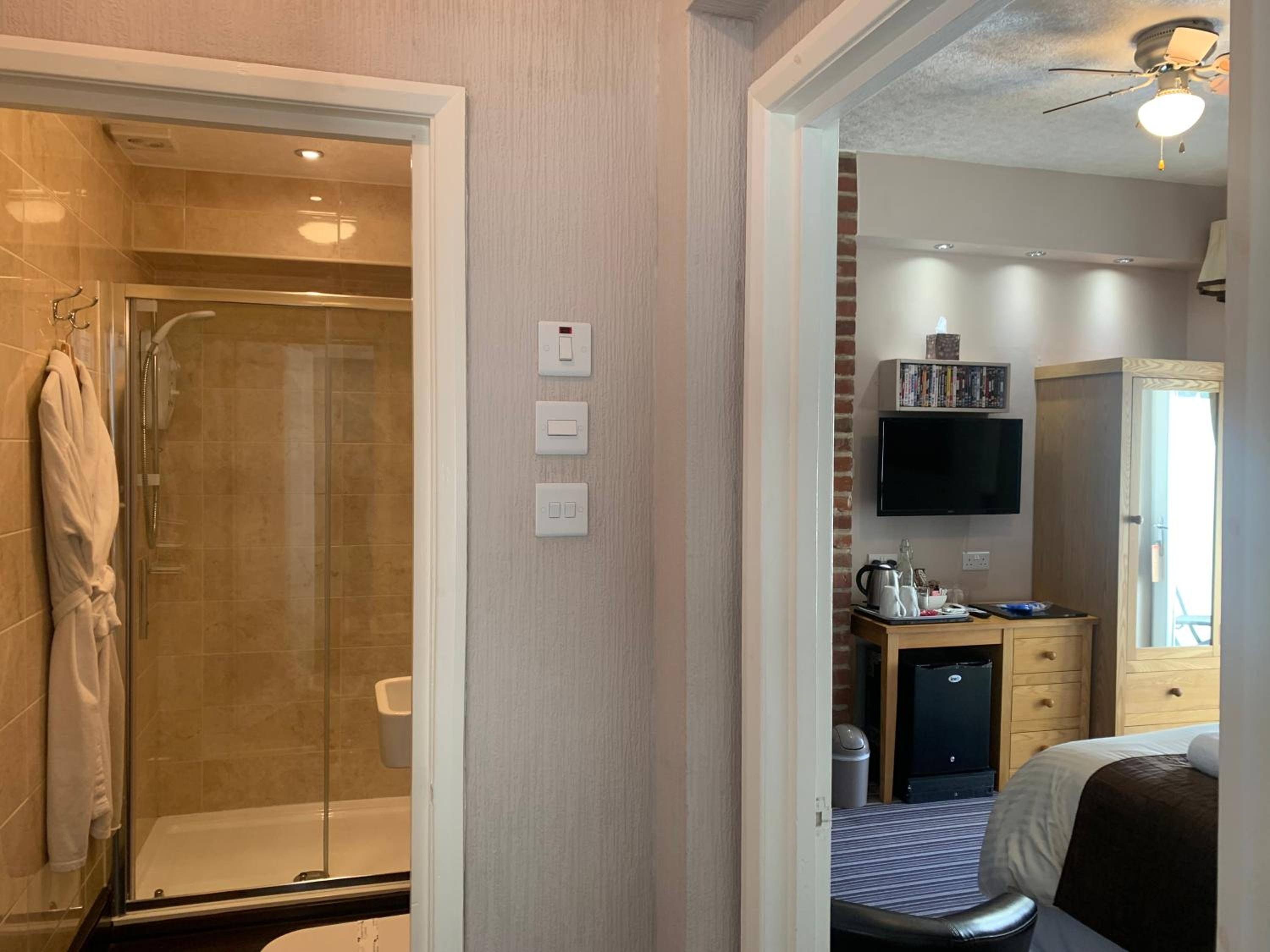 Deluxe Double or Twin with Balcony photo 3
