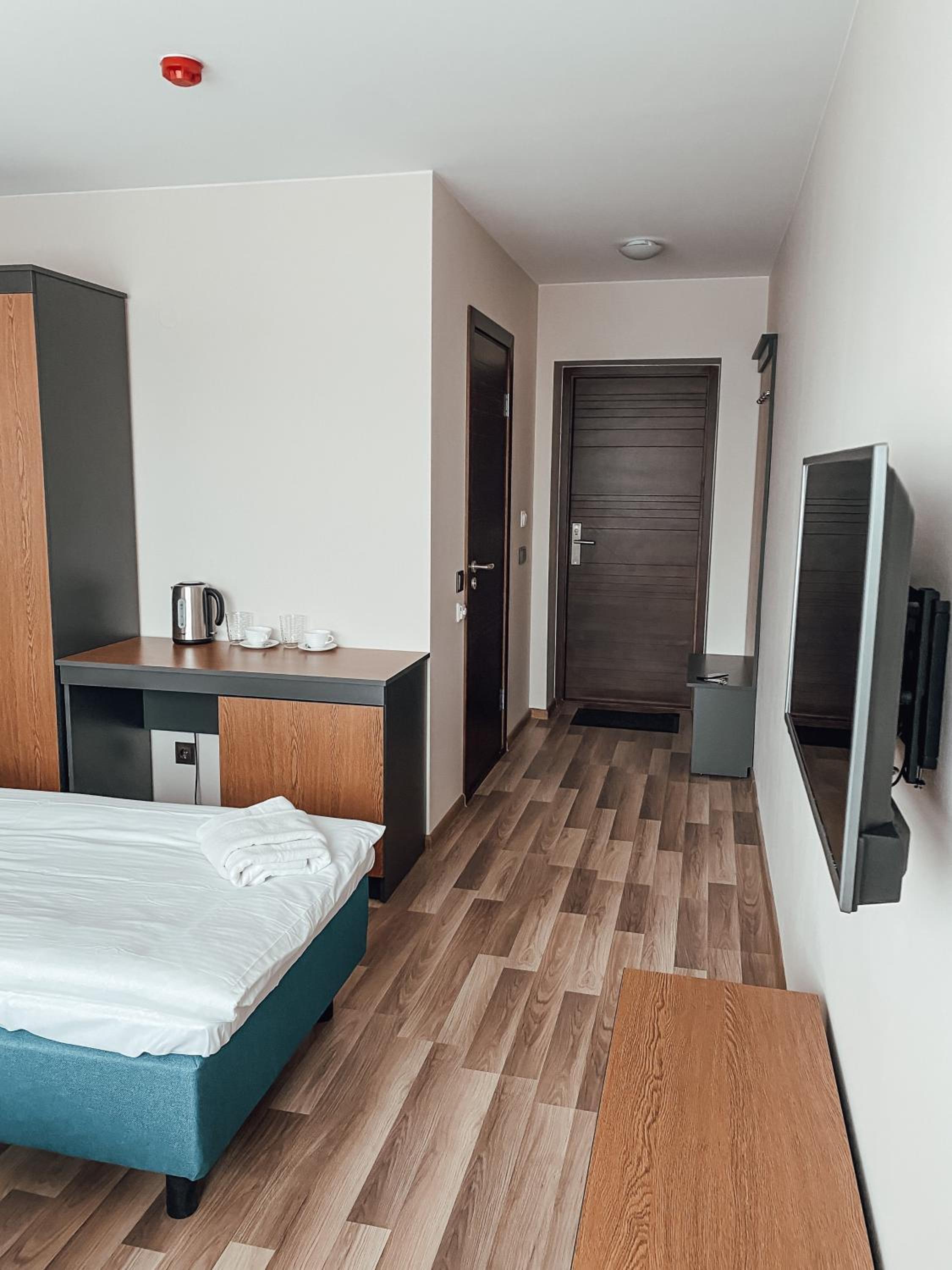 Twin Room - Photo 6