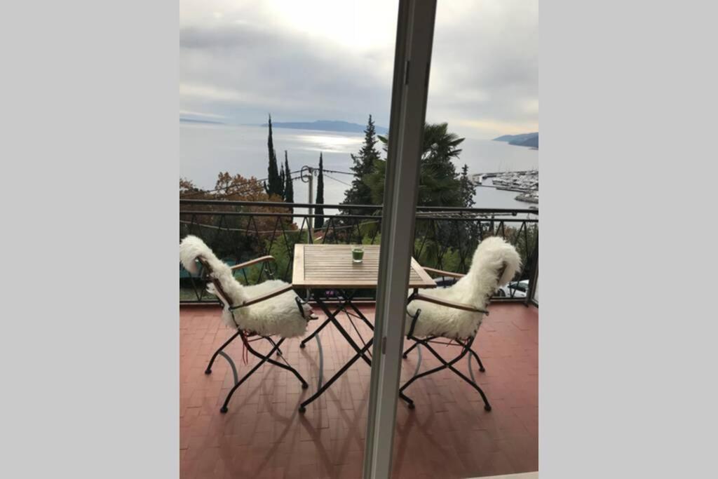 Apartment with Sea View - Photo 6