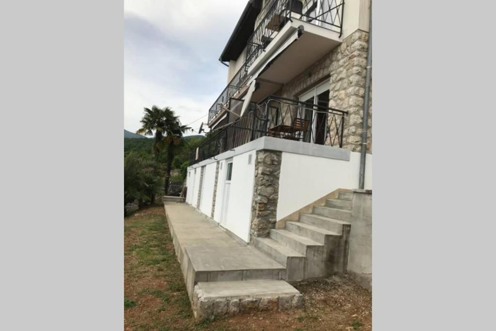 Apartment with Sea View - Photo 10