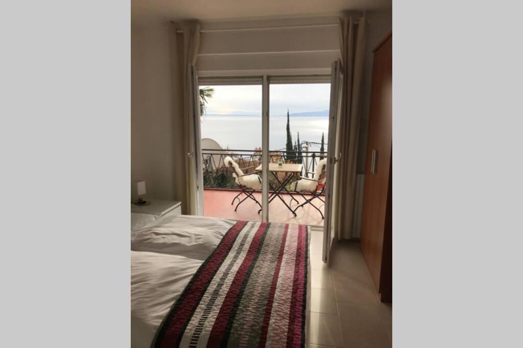 Apartment with Sea View - Photo 12