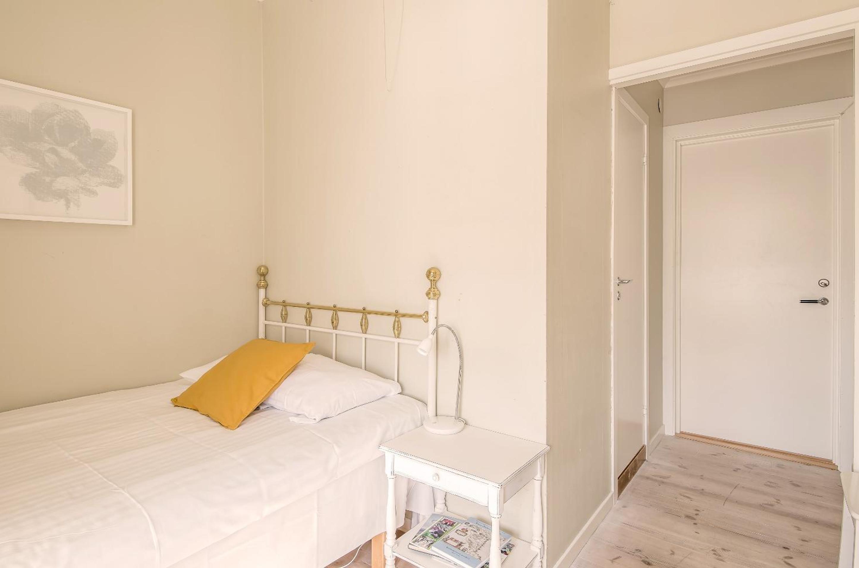 Single Room photo 2
