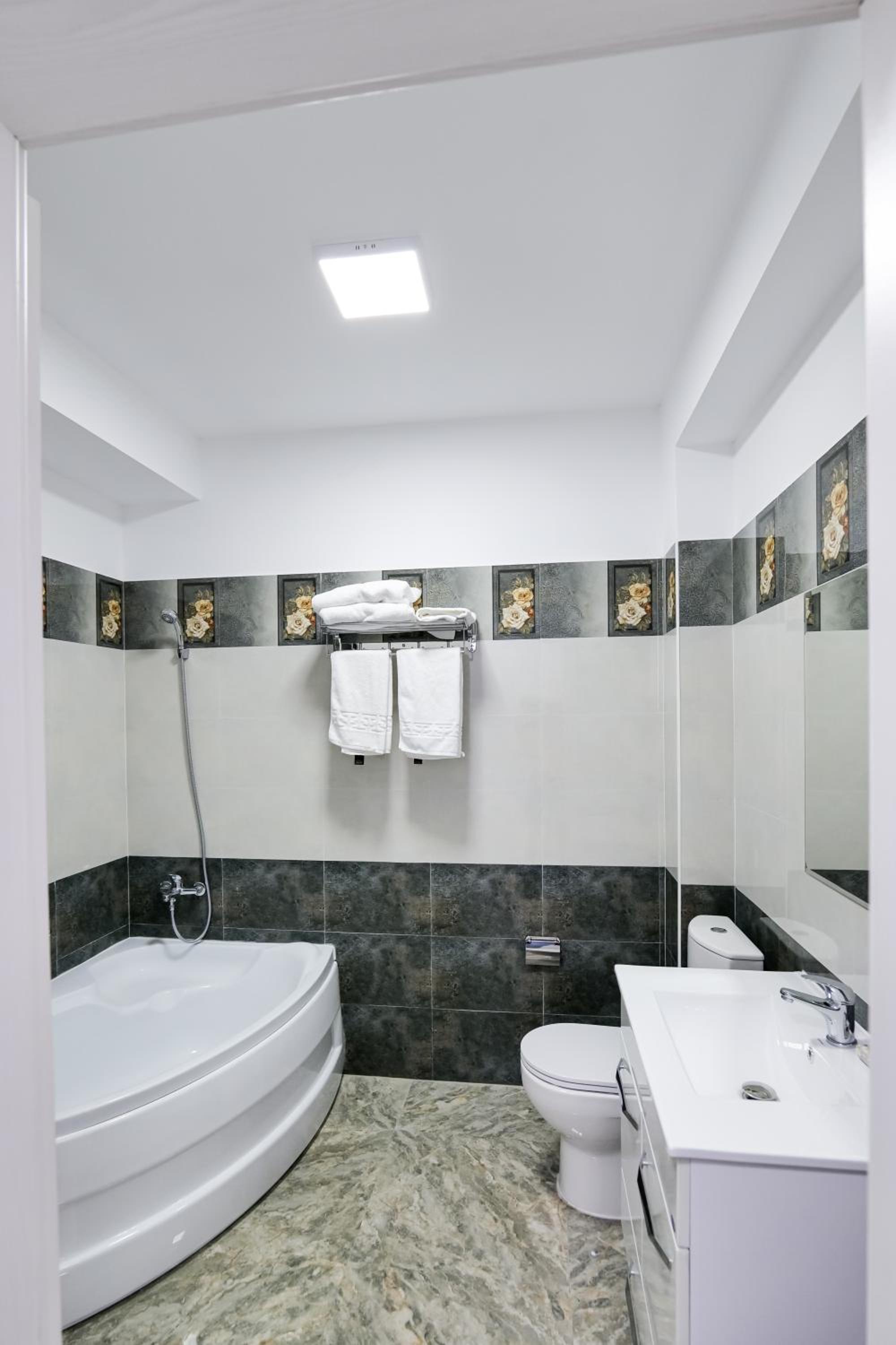 Double Room - Photo 19