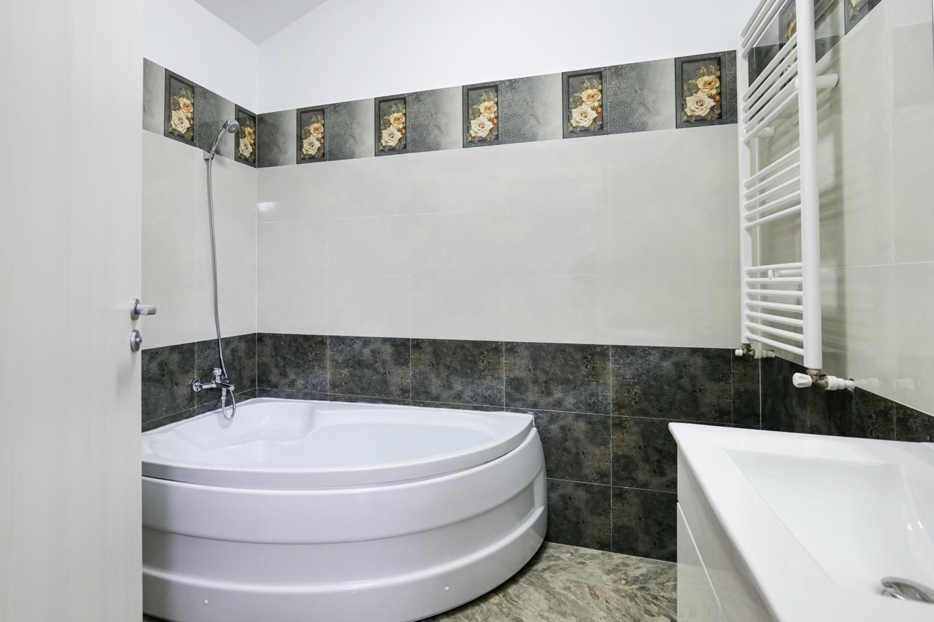 Double Room - Photo 14
