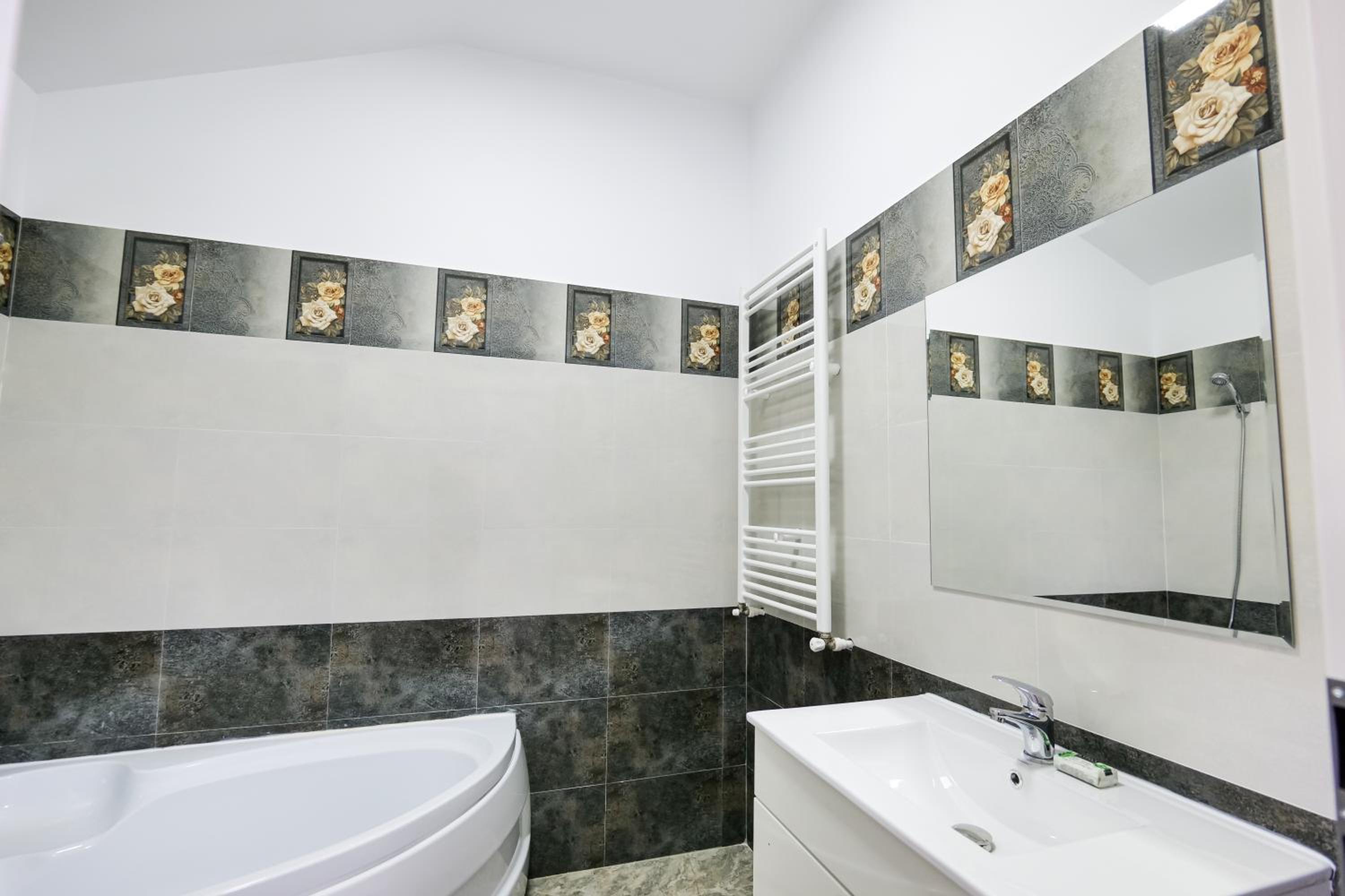 Double Room - Photo 10