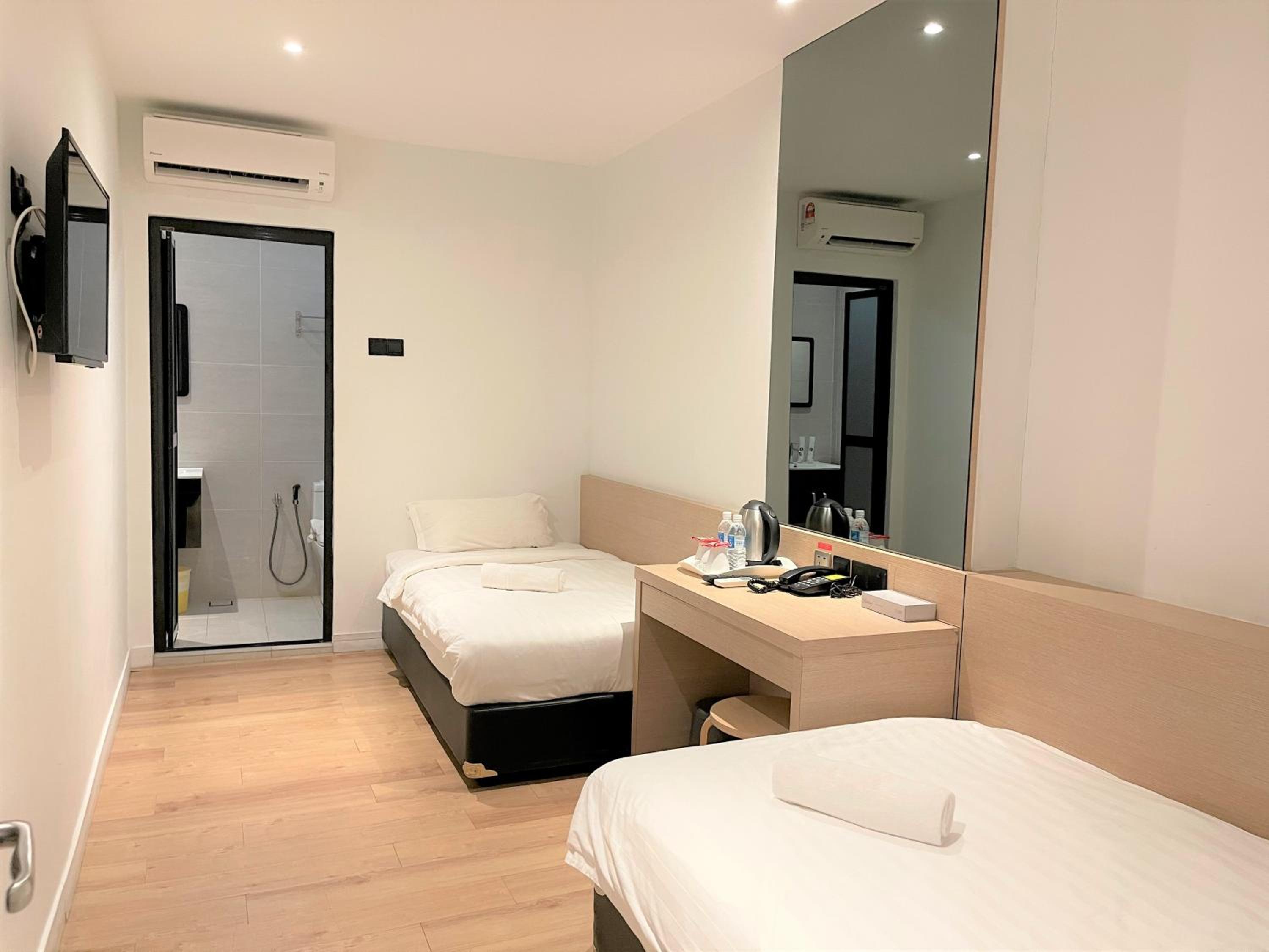 Standard Twin Room