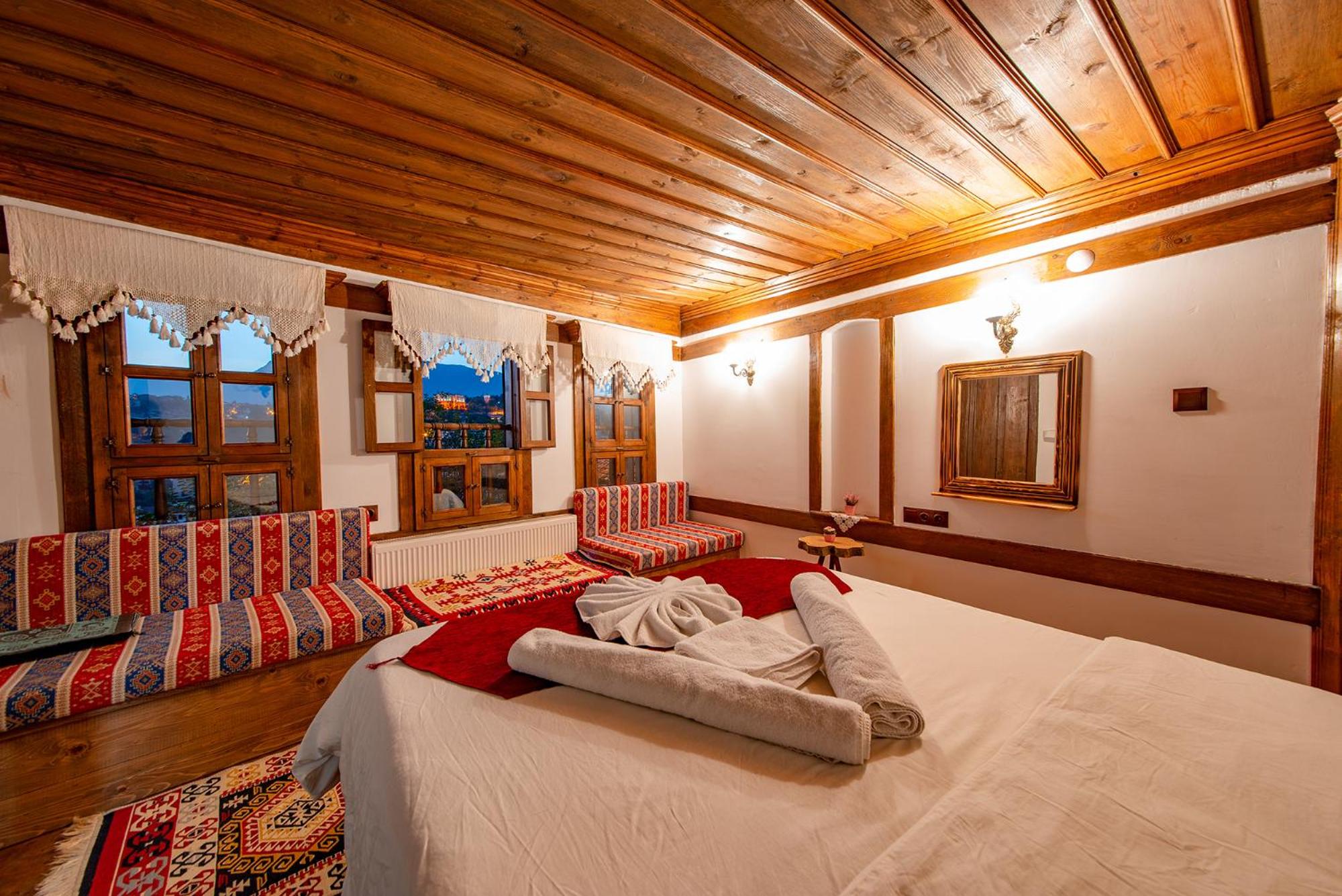 Deluxe Room - Photo 3