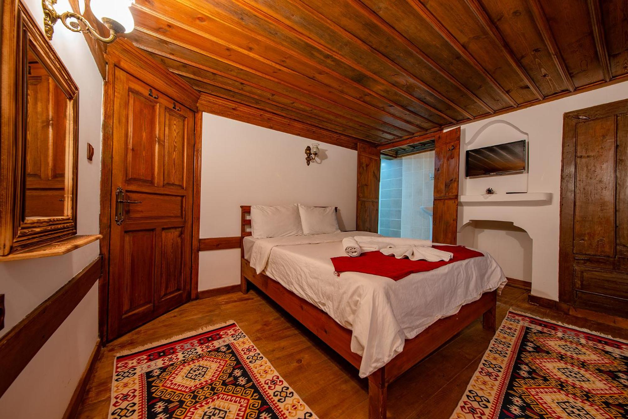 Deluxe Room - Photo 2