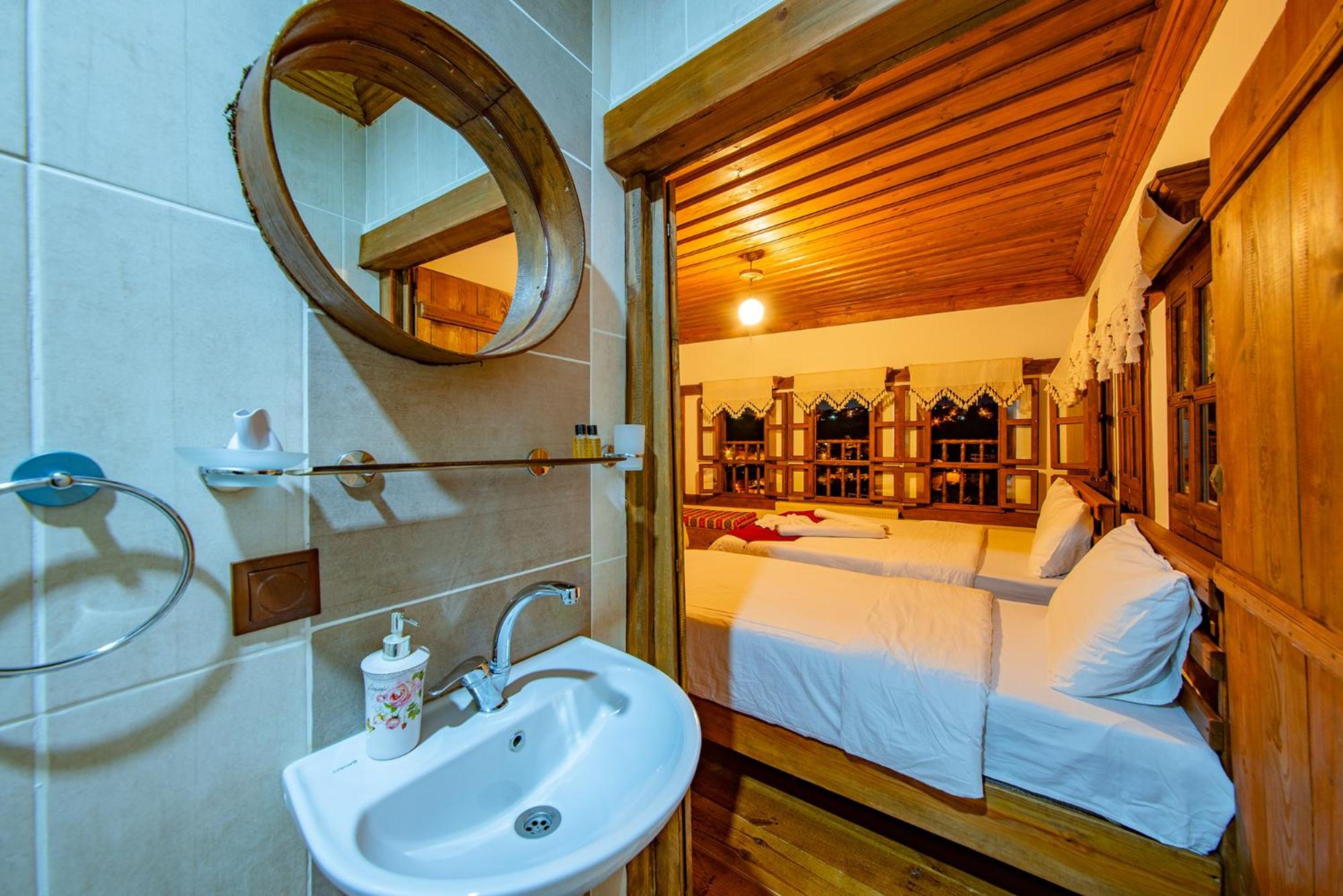 Classic Triple Room - Photo 3