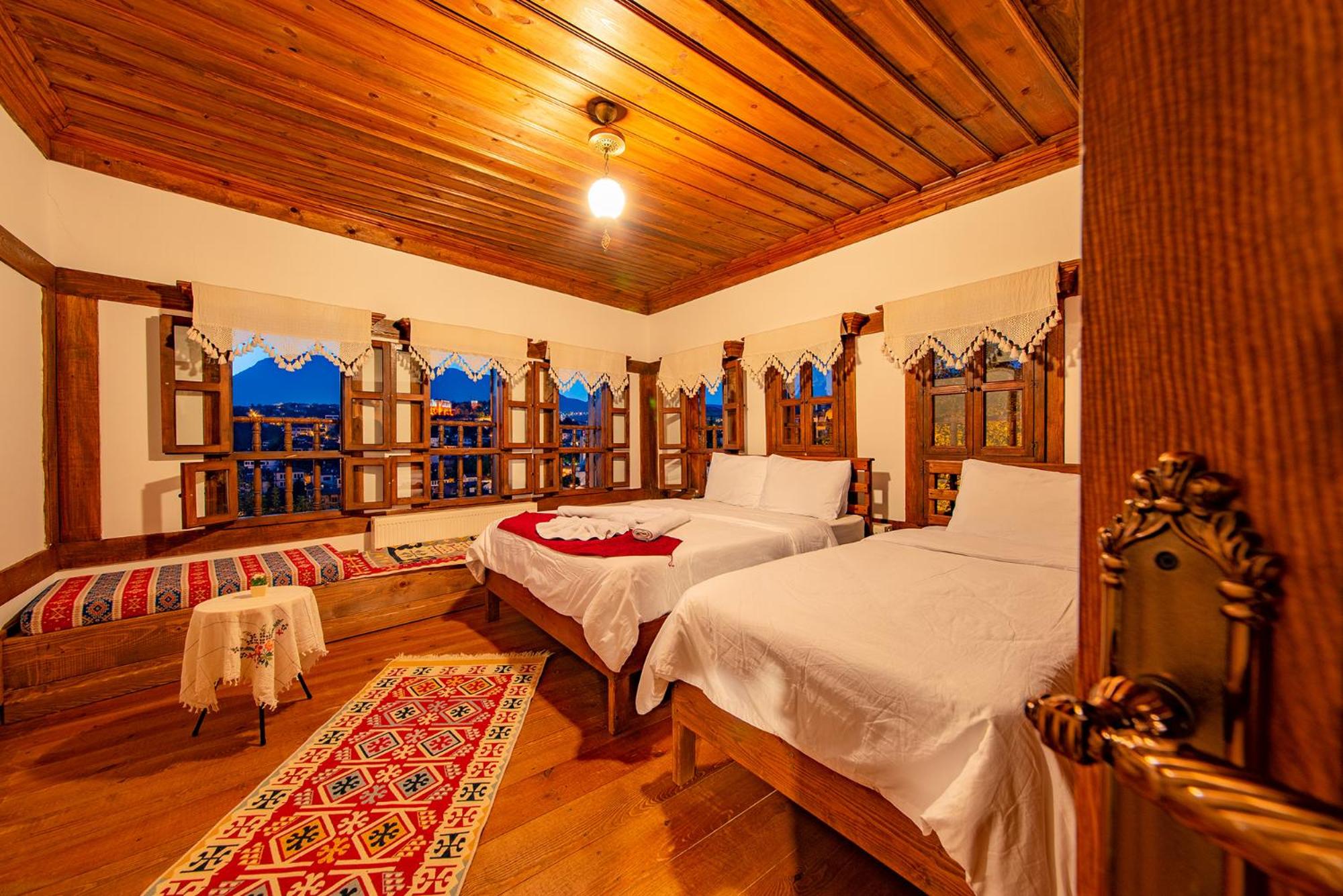 Classic Triple Room - Photo 10