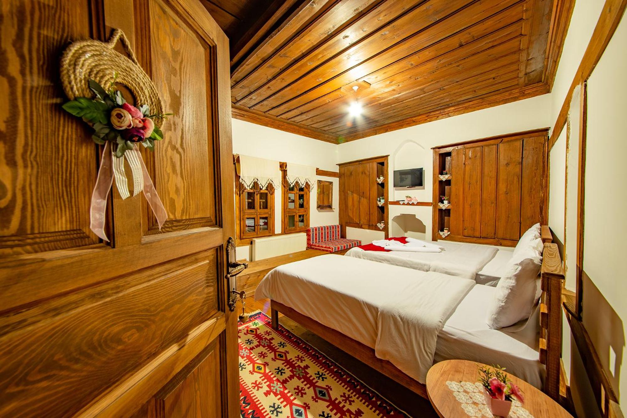 Classic Triple Room - Photo 9