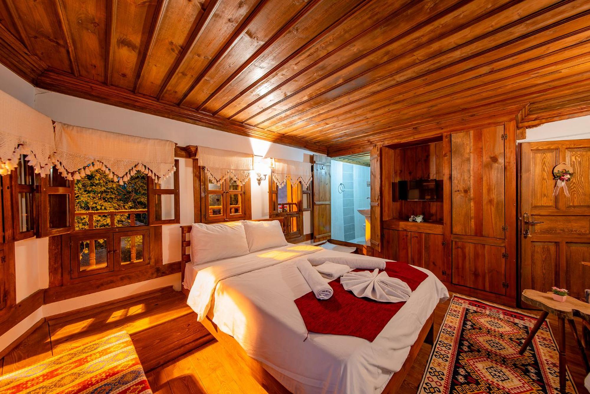 Triple Room with City View - Photo 1